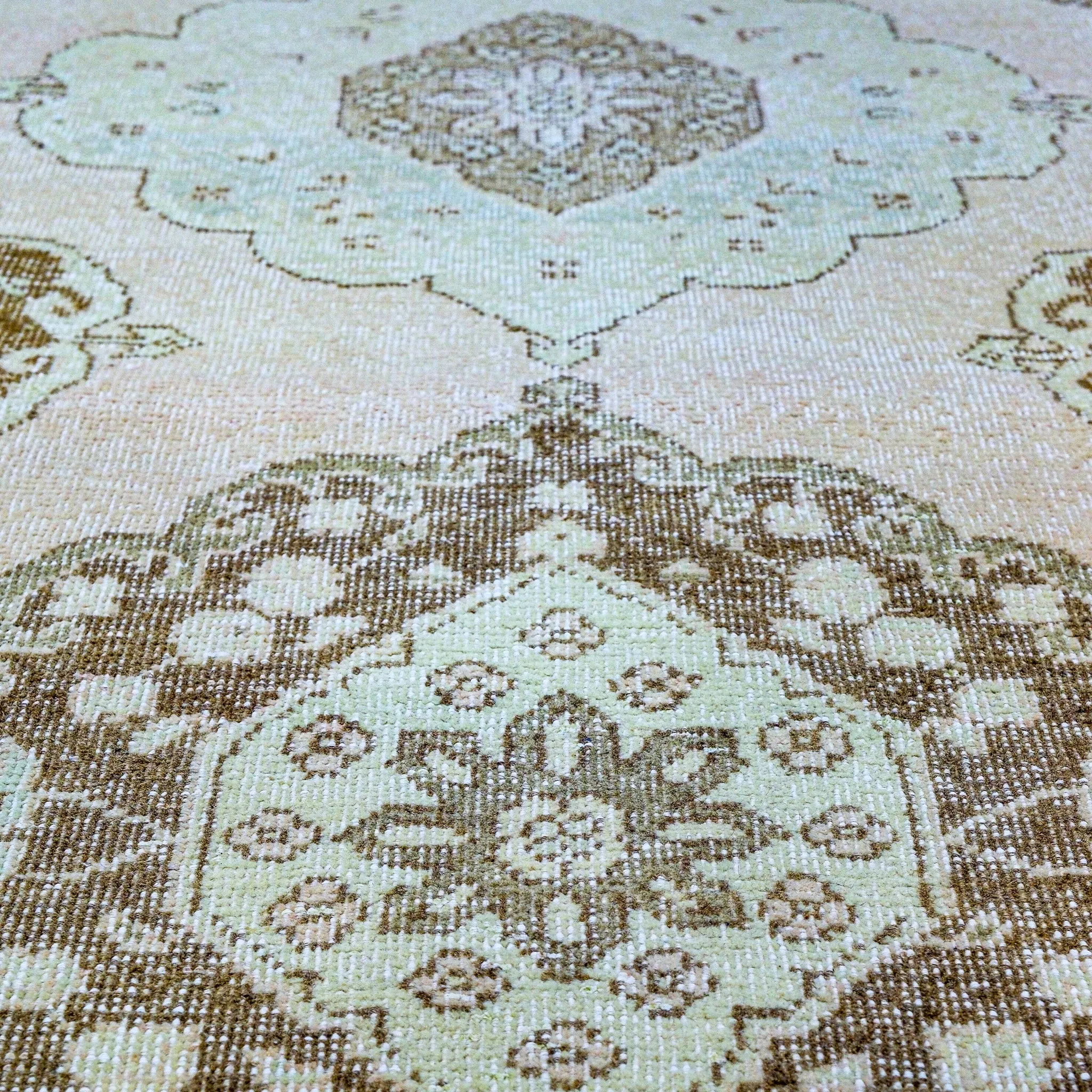 14047 Handwoven Vintage Rug 2’7x12