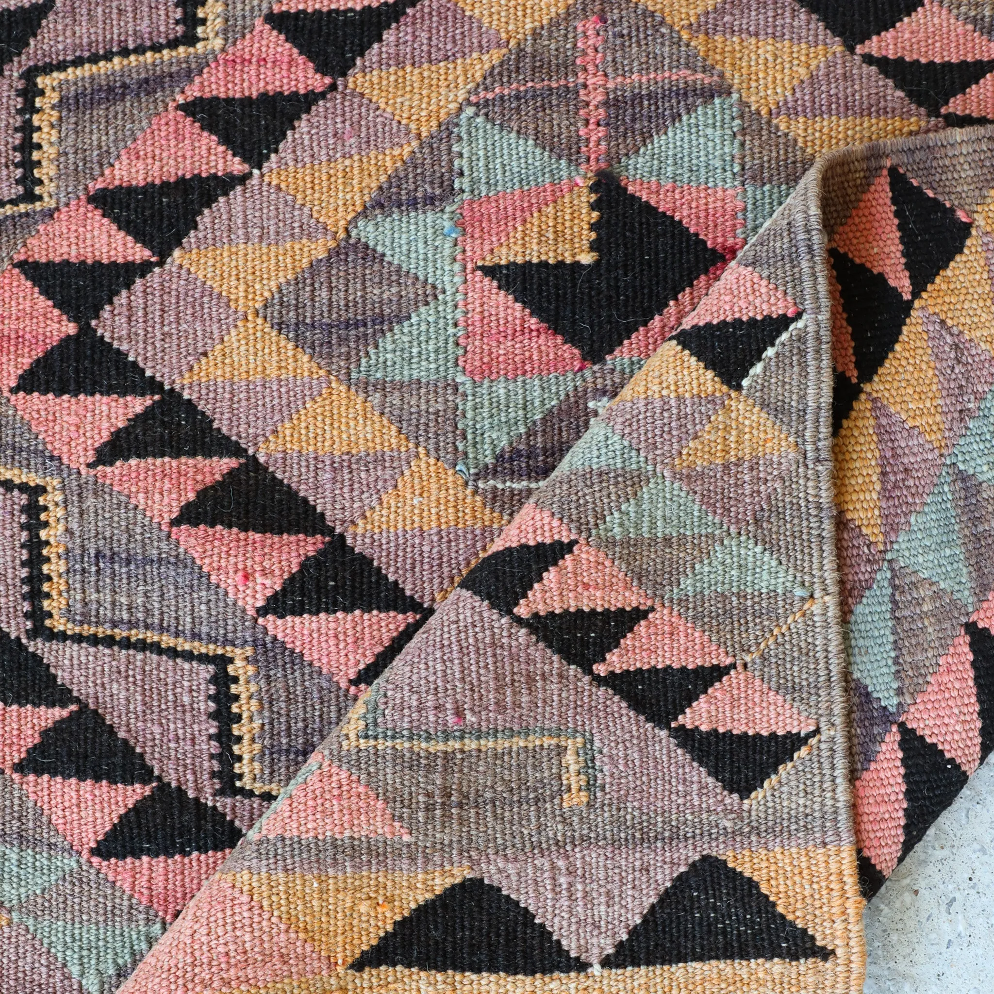 15344 Handwoven Vintage Rug 2’10x9’4