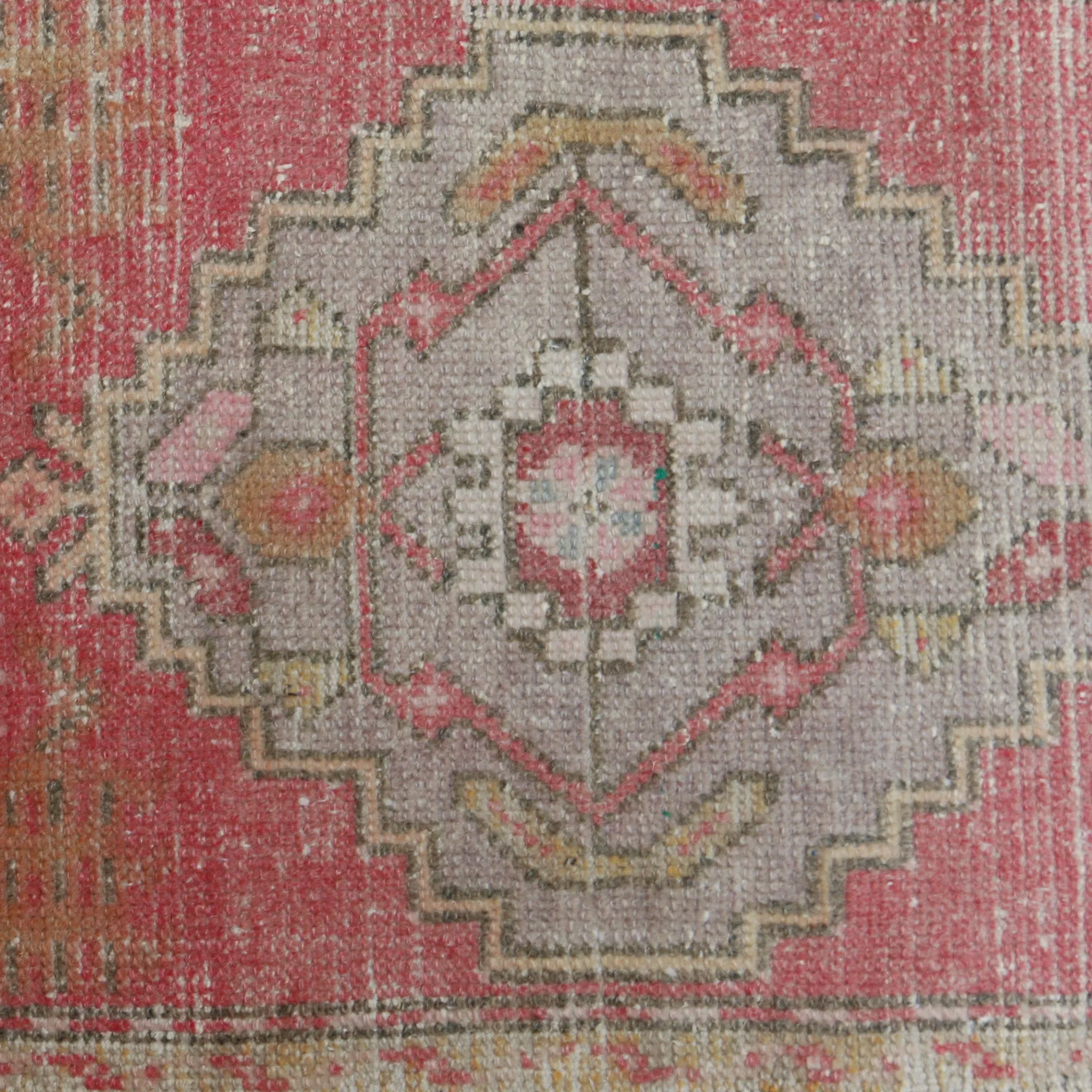 4766 Handwoven Vintage Rug 1’6x3'1