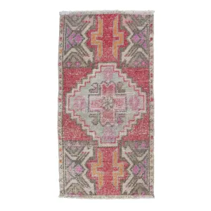 6756 Handwoven Vintage Rug 1’4x2'7