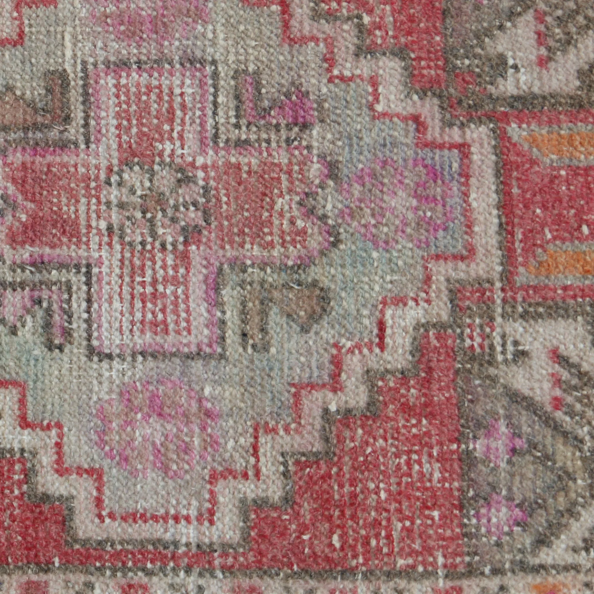6756 Handwoven Vintage Rug 1’4x2'7