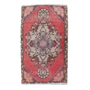 7309 Handwoven Vintage Rug 1’8x2'8
