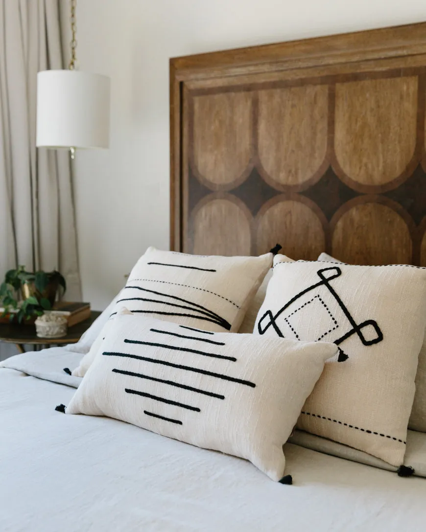 Ariana Pillow 18" x 18" with zipper closure
