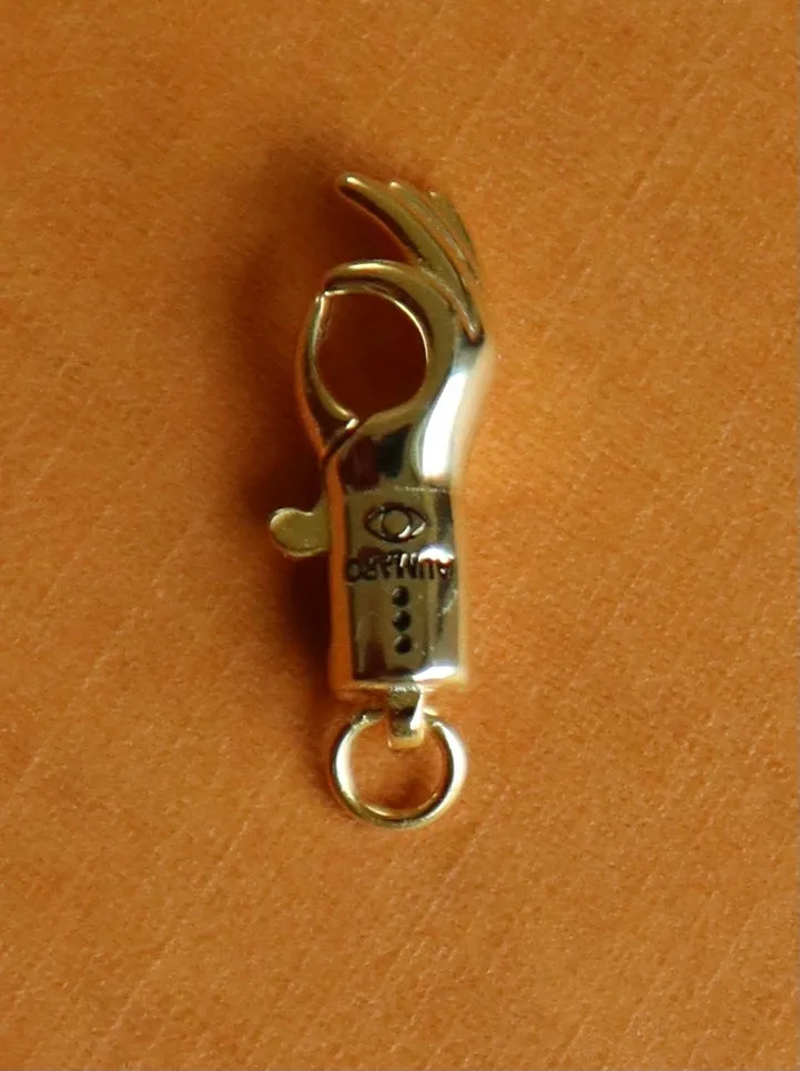 AUMAROGEMS Blessing Hand Clasp
