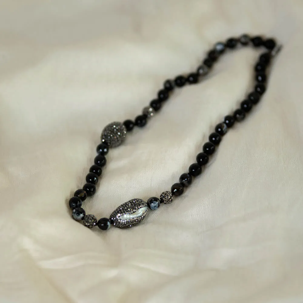 Black Tie Agate Necklace