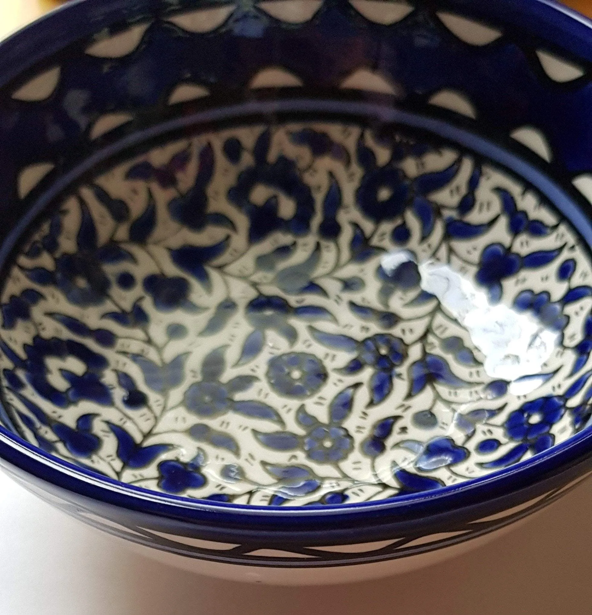 Ceramic bowls for serving or decoration. 14 cm
