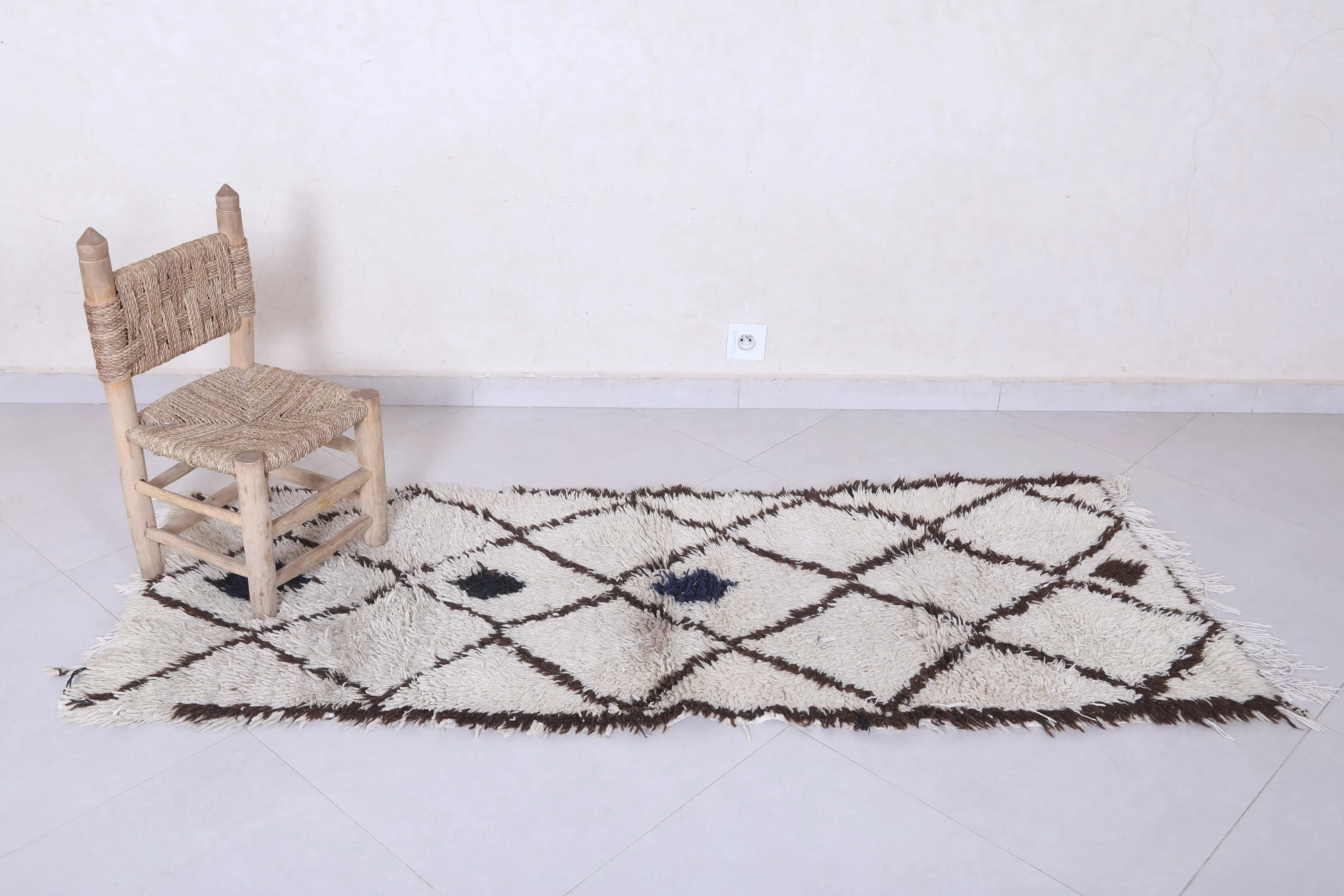 Classic Moroccan Berber Rug - Black & White Diamond Pattern 2.2 x 6.1 Feet