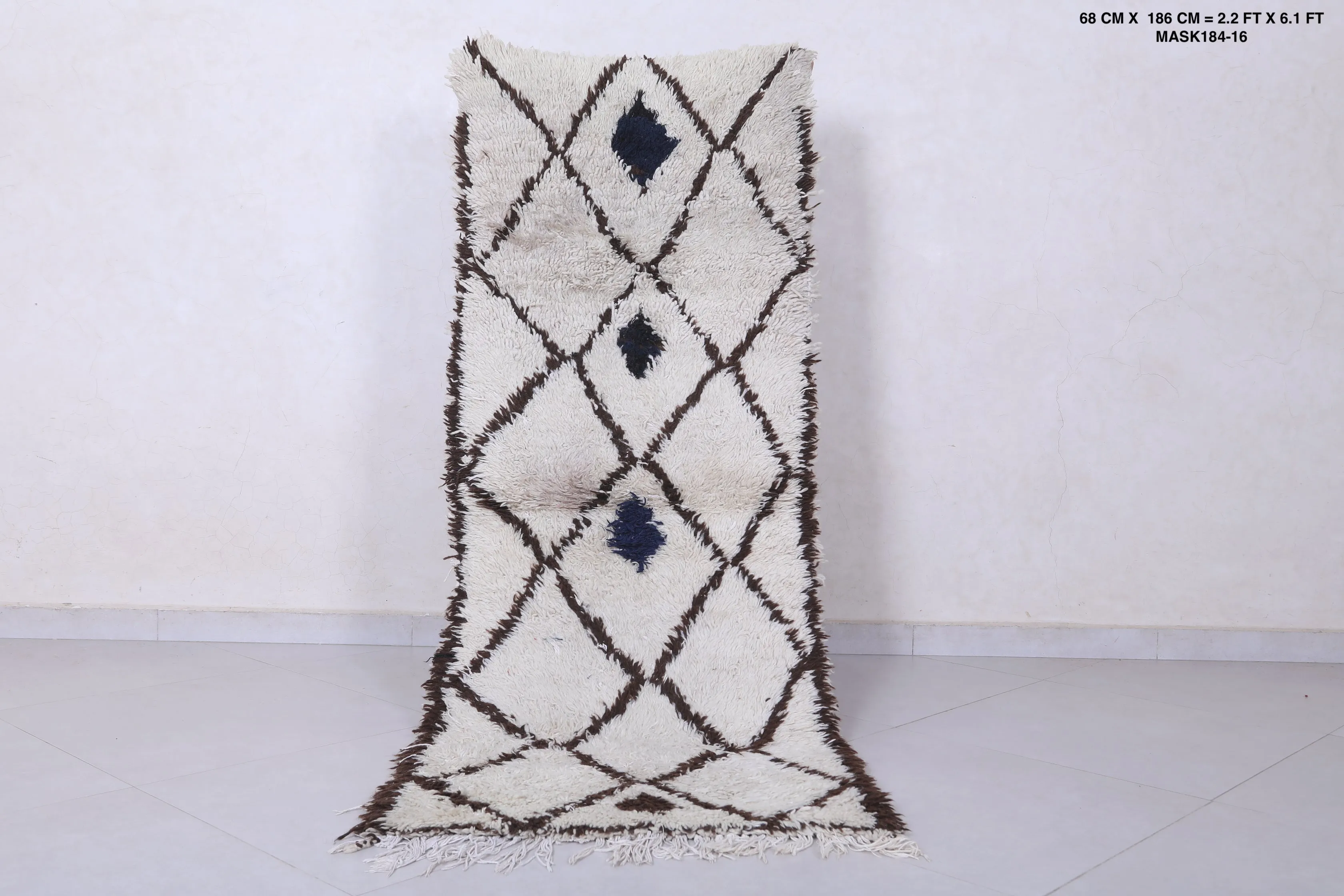 Classic Moroccan Berber Rug - Black & White Diamond Pattern 2.2 x 6.1 Feet