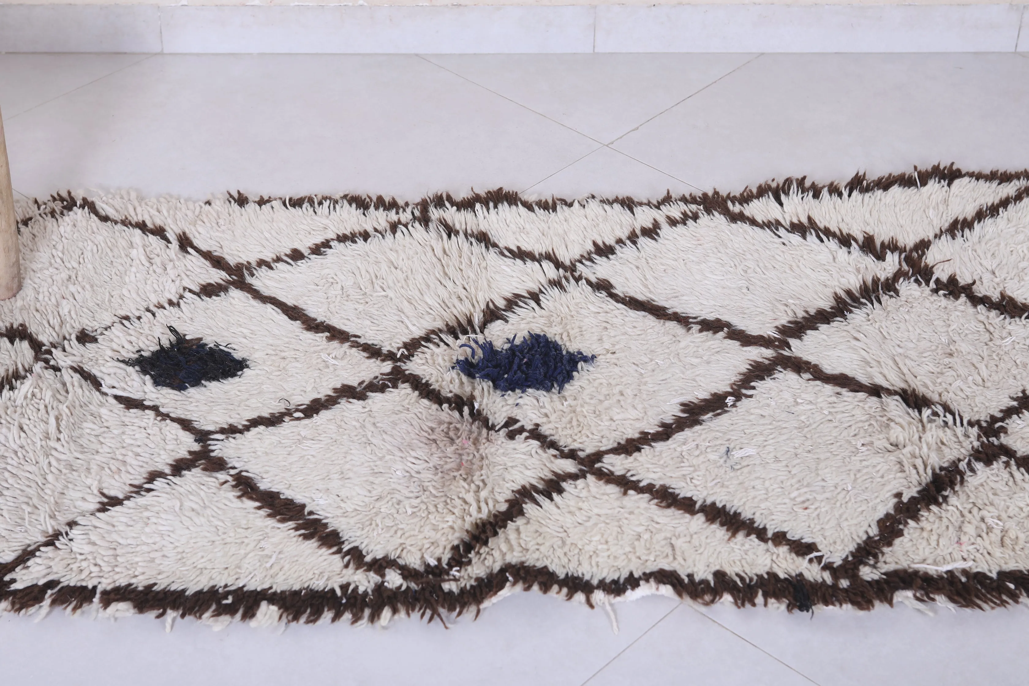 Classic Moroccan Berber Rug - Black & White Diamond Pattern 2.2 x 6.1 Feet