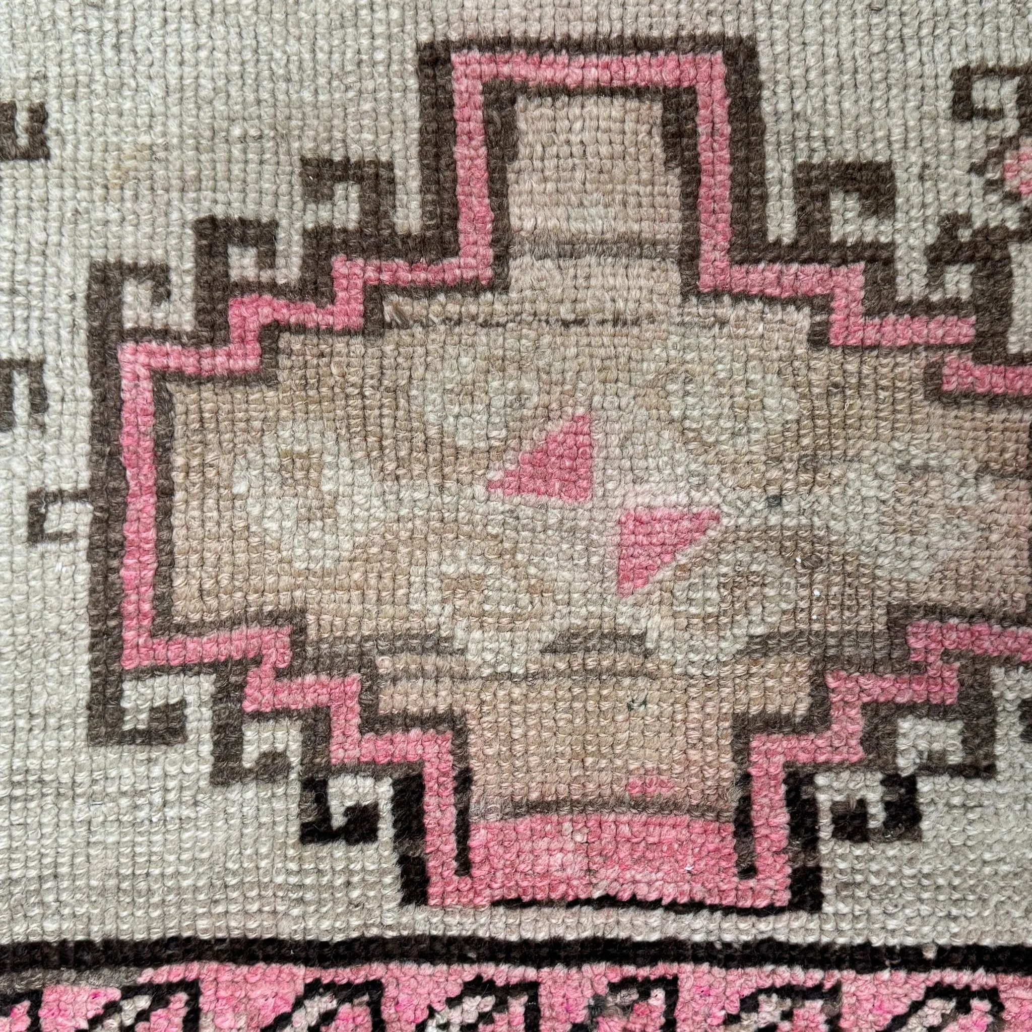 ER26 Handwoven Vintage Rug 1'6x3'9