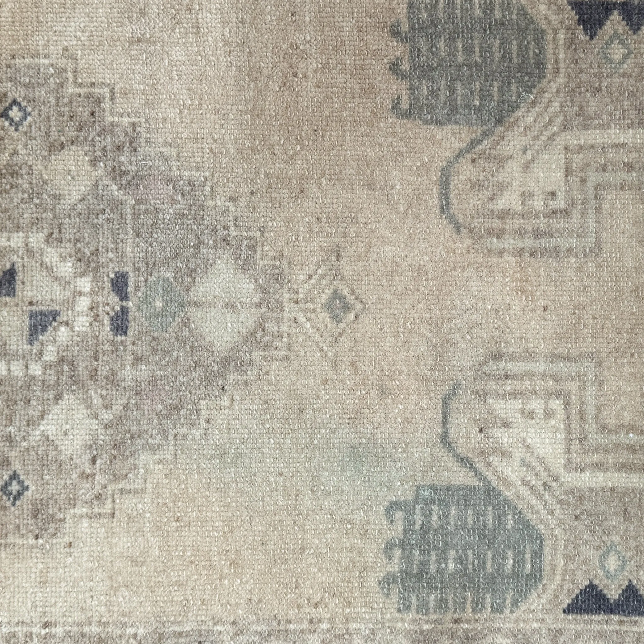 ER55 Handwoven Vintage Rug 1'5x3'9