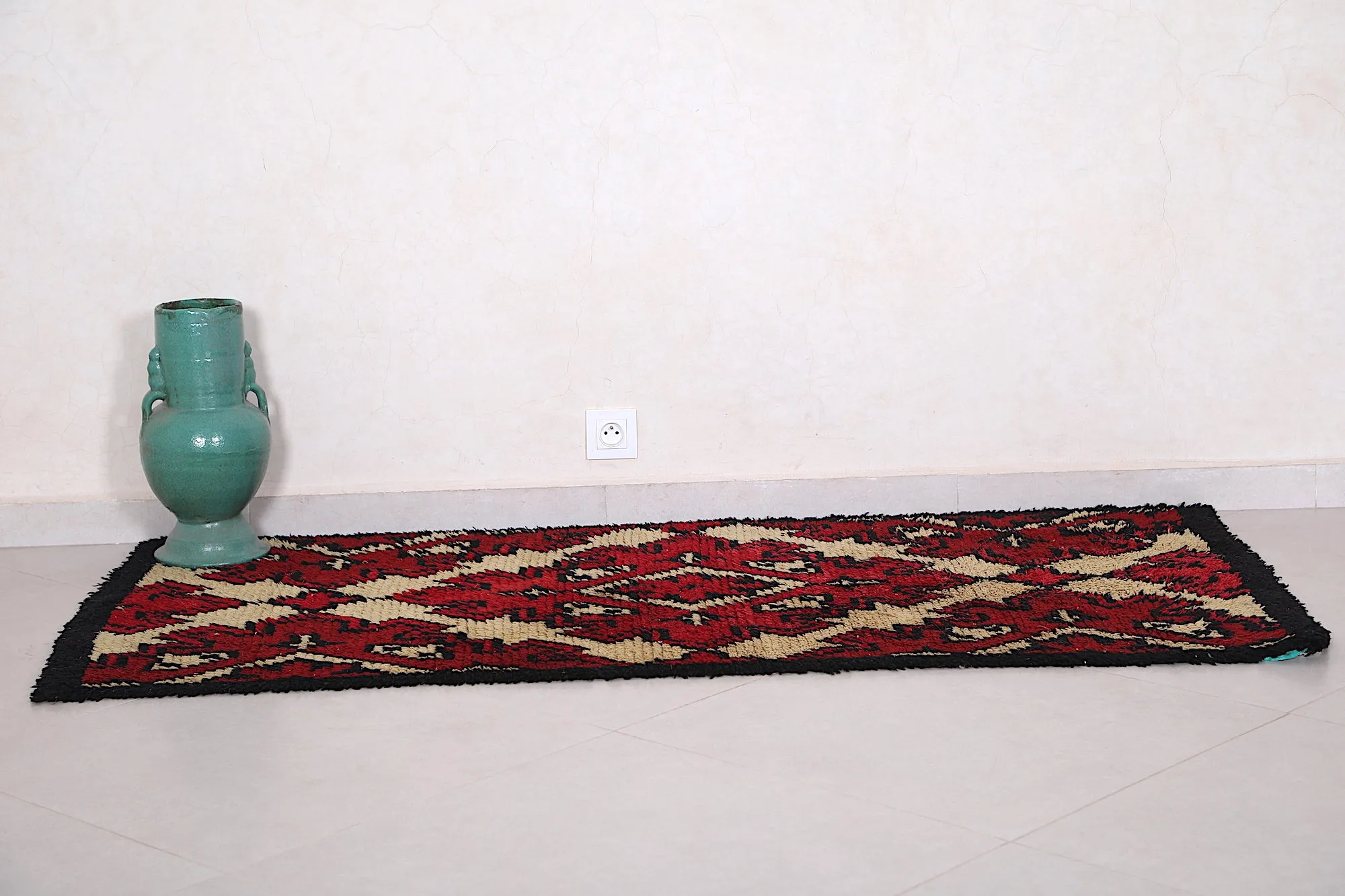 Hand-Woven Moroccan Rug 2.7 x 5.7 ft - Unique Berber Design