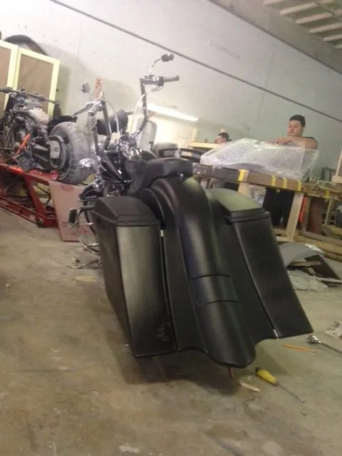 Harley Davidson 6" Heritage Softail Out & Down Extended Saddlebags, Dual 6.5" Speaker Lids   LED Fender No Cutouts