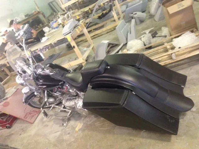 Harley Davidson 6" Heritage Softail Out & Down Extended Saddlebags, Dual 6.5" Speaker Lids   LED Fender No Cutouts