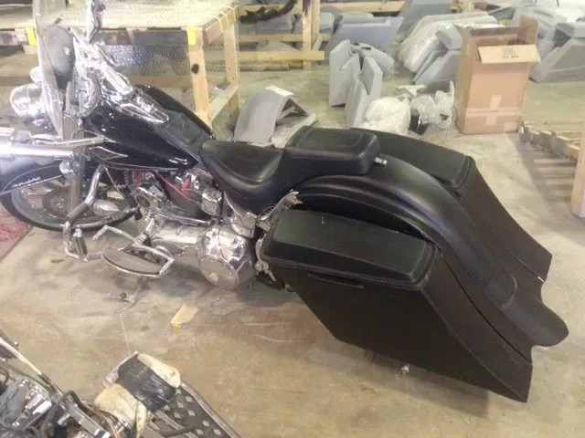 Harley Davidson 6" Heritage Softail Out & Down Extended Saddlebags, Dual 6.5" Speaker Lids   LED Fender No Cutouts
