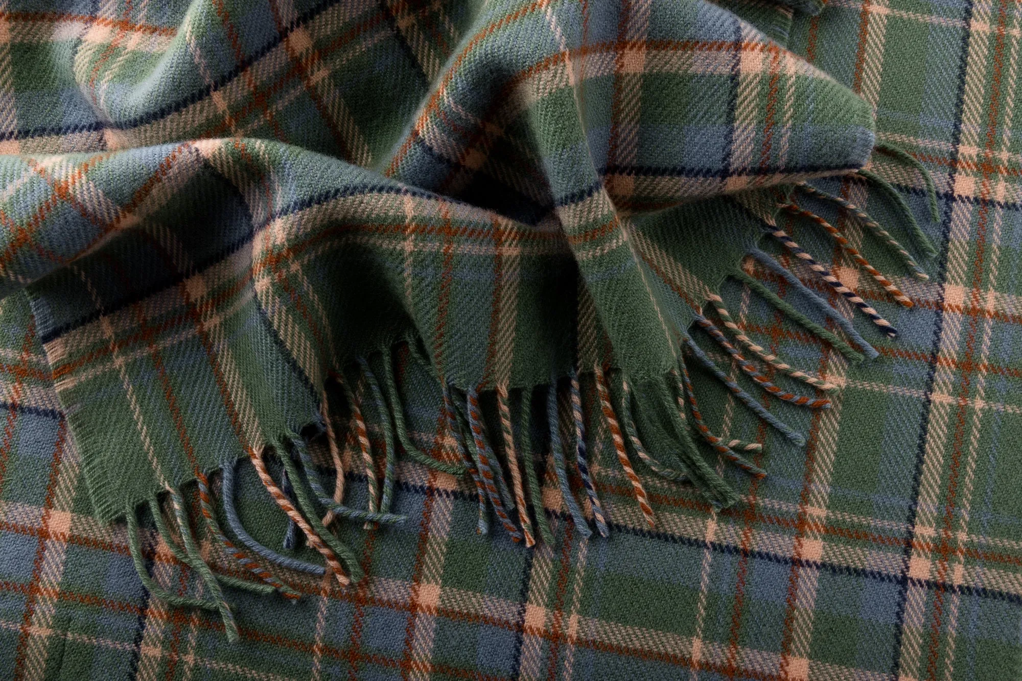 Heritage Tartan Throw: Highlands at Dawn