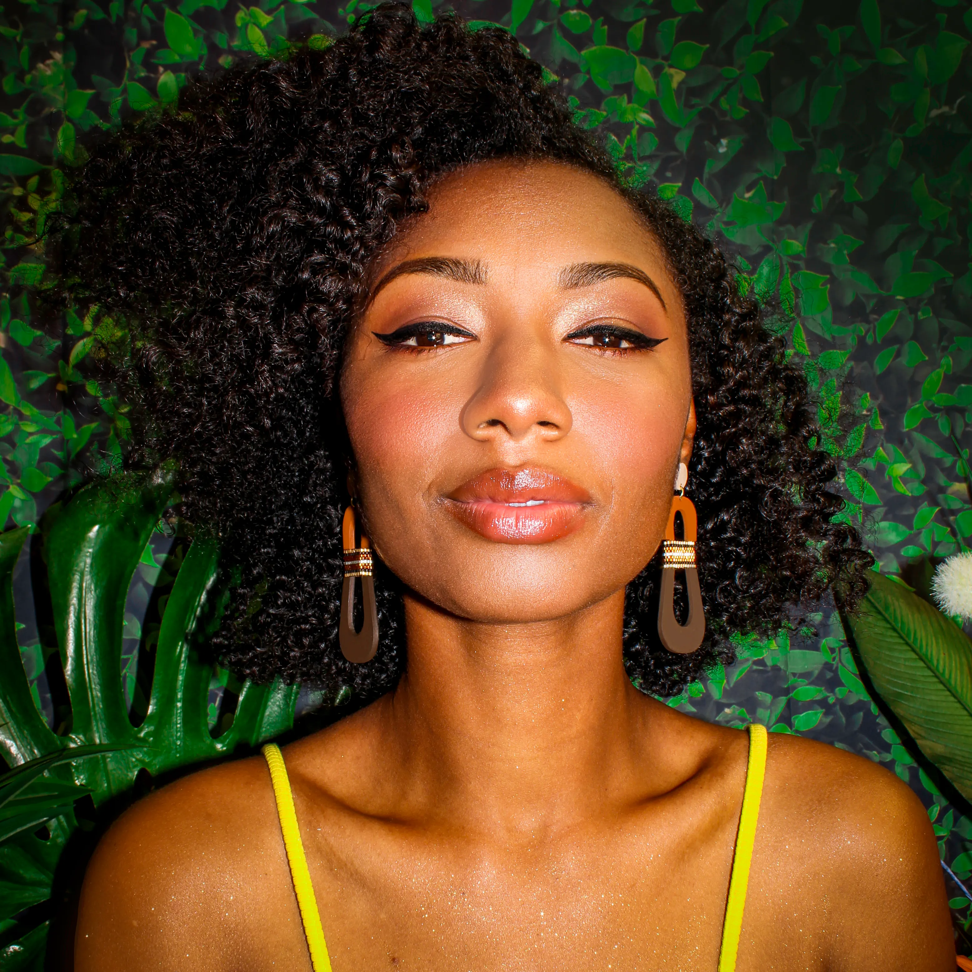 HOURGLASS EARRINGS | COCOA BEAN