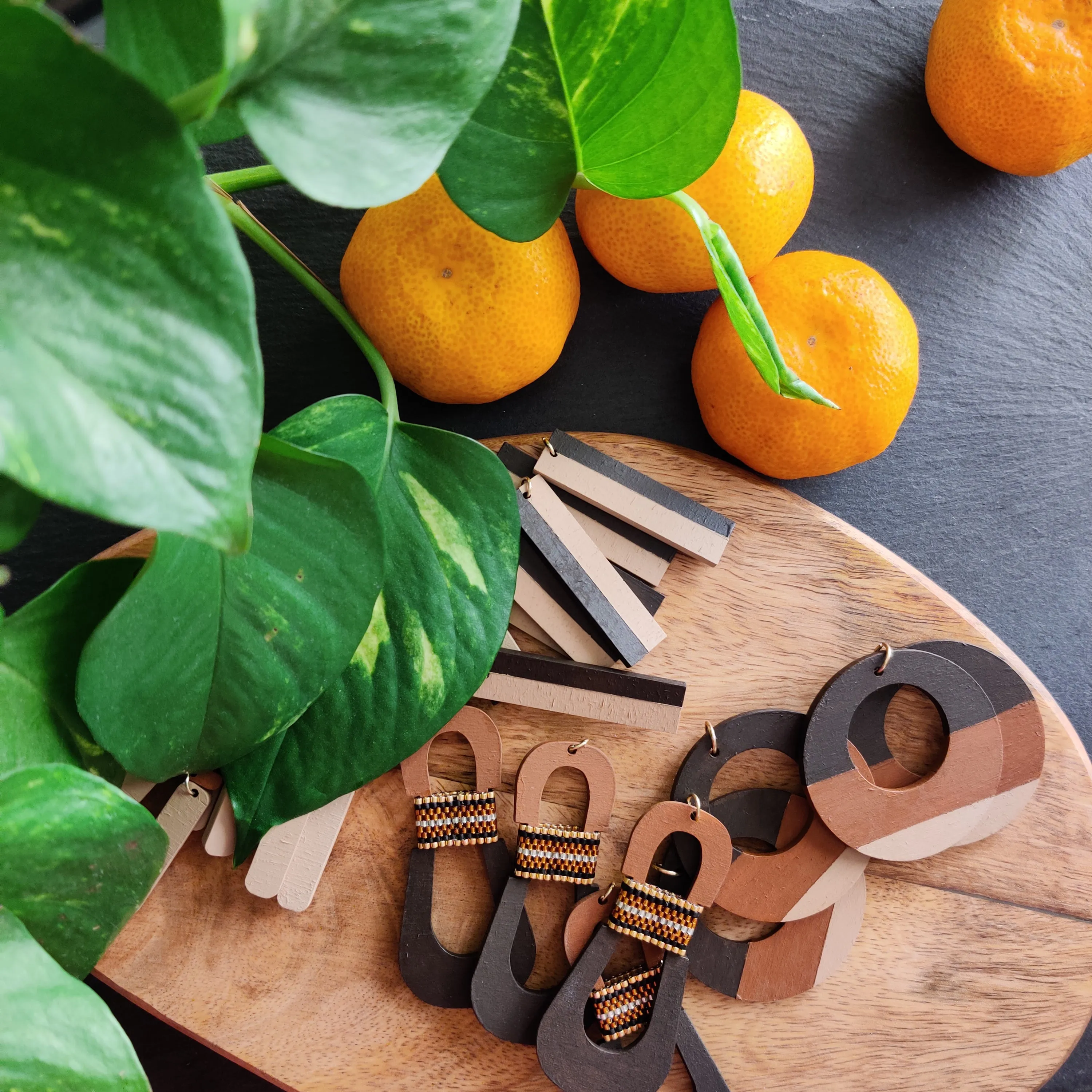 HOURGLASS EARRINGS | COCOA BEAN