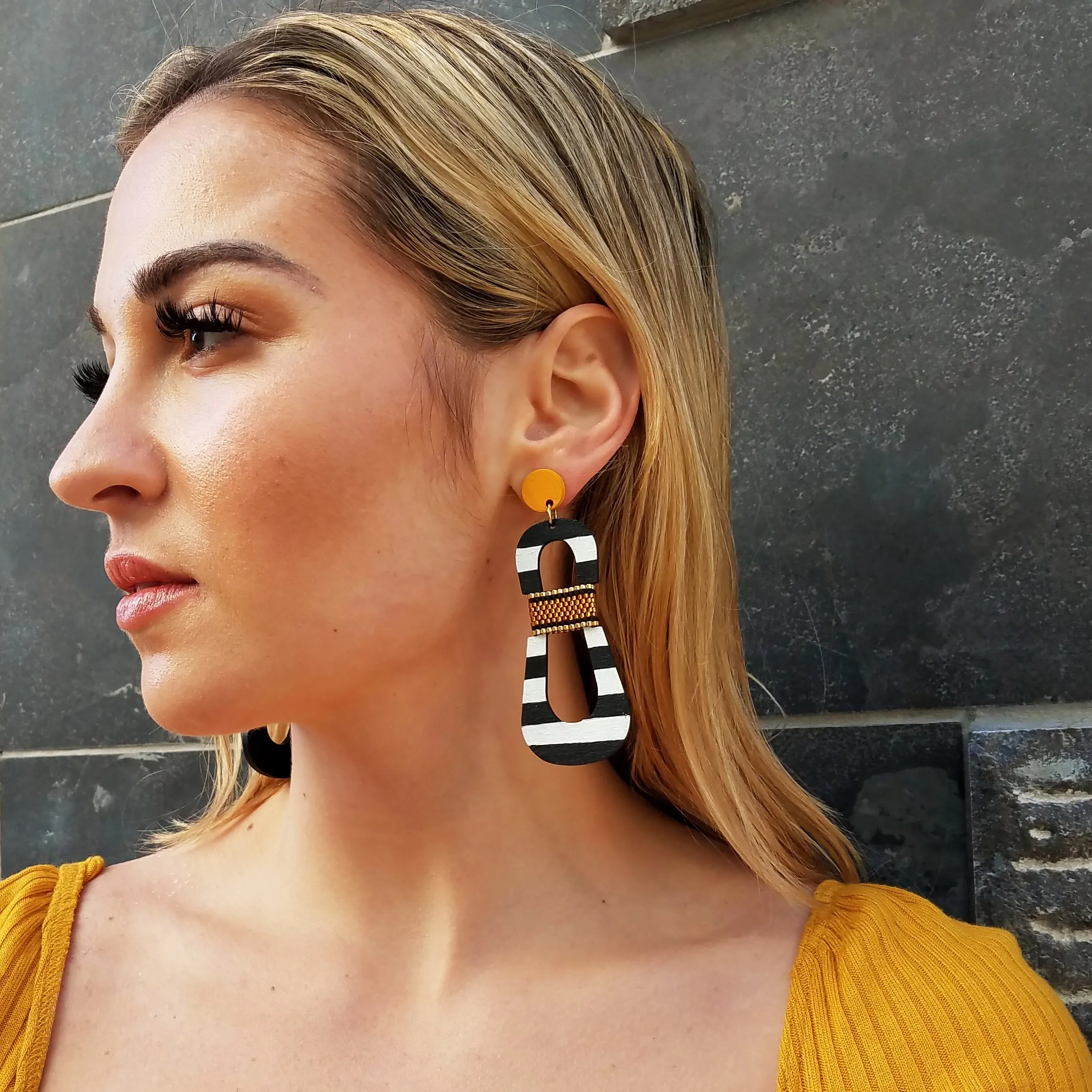 HOURGLASS EARRINGS | PINEAPPLE