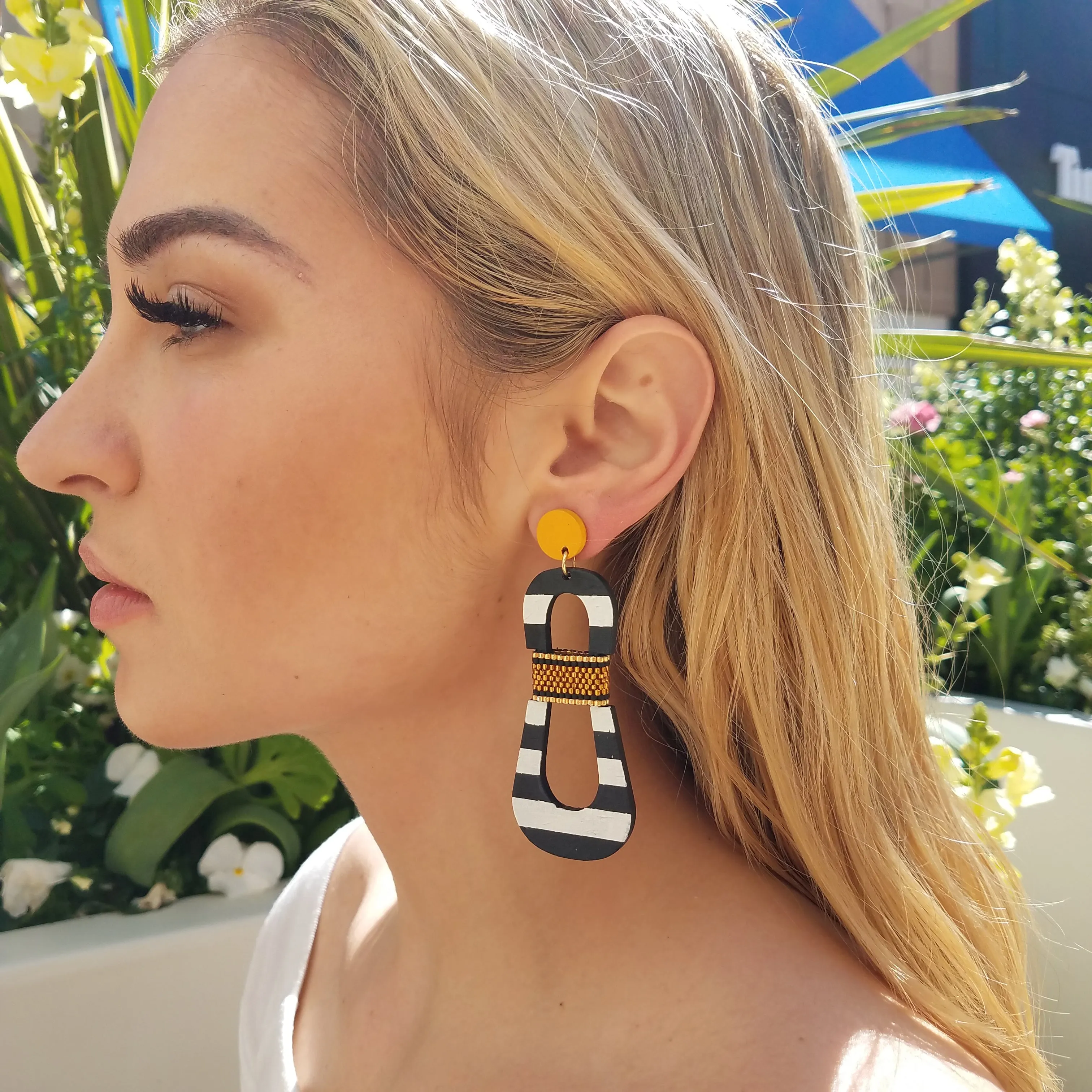 HOURGLASS EARRINGS | PINEAPPLE