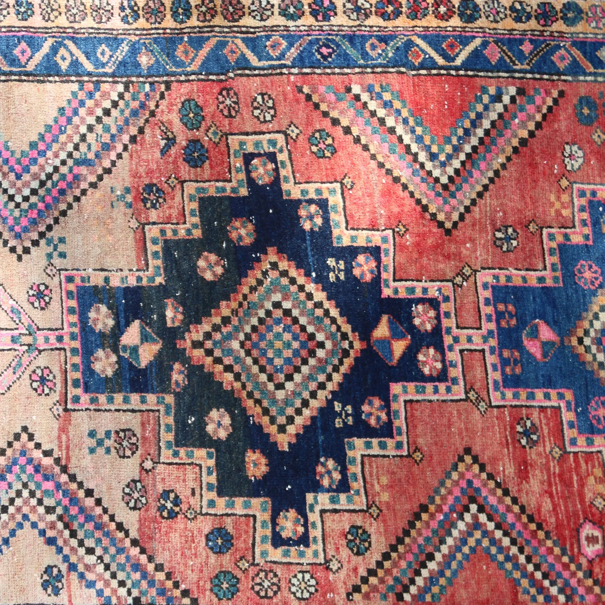 MA05 Handwoven Vintage Rug 3’3x9’10