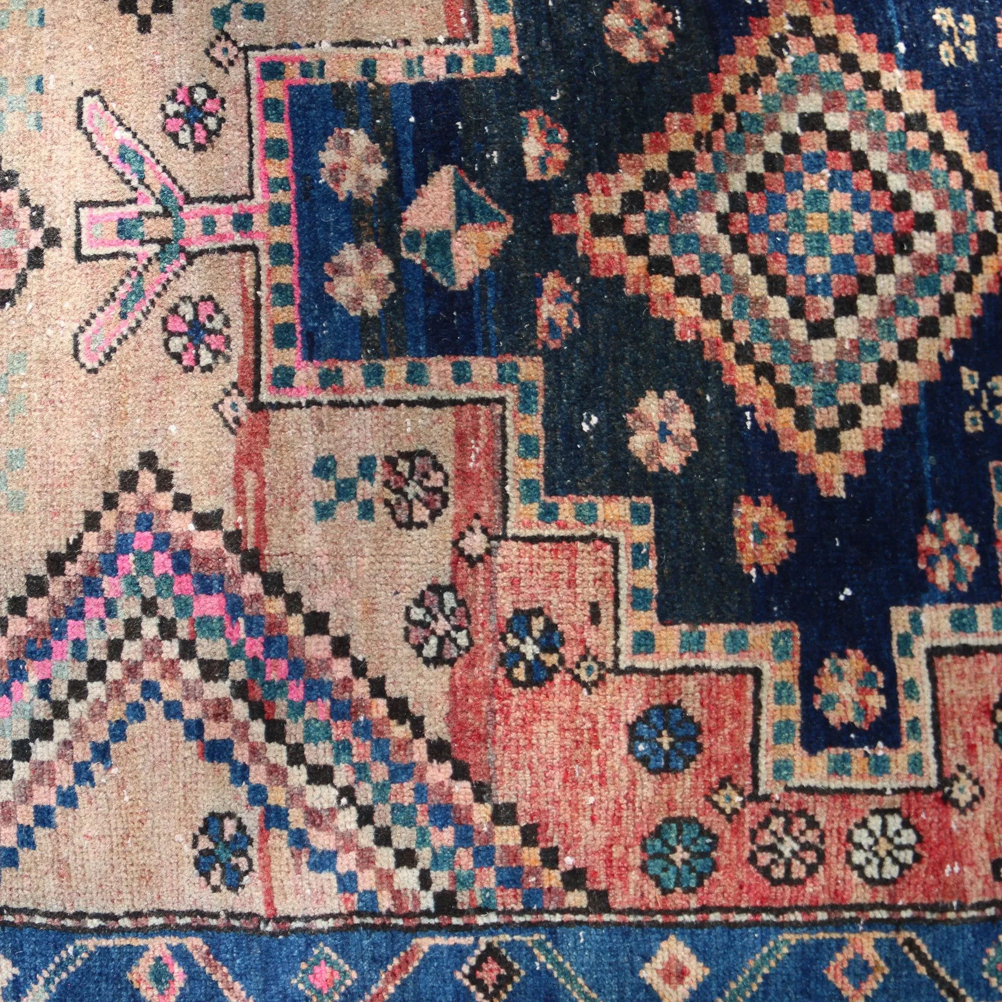 MA05 Handwoven Vintage Rug 3’3x9’10
