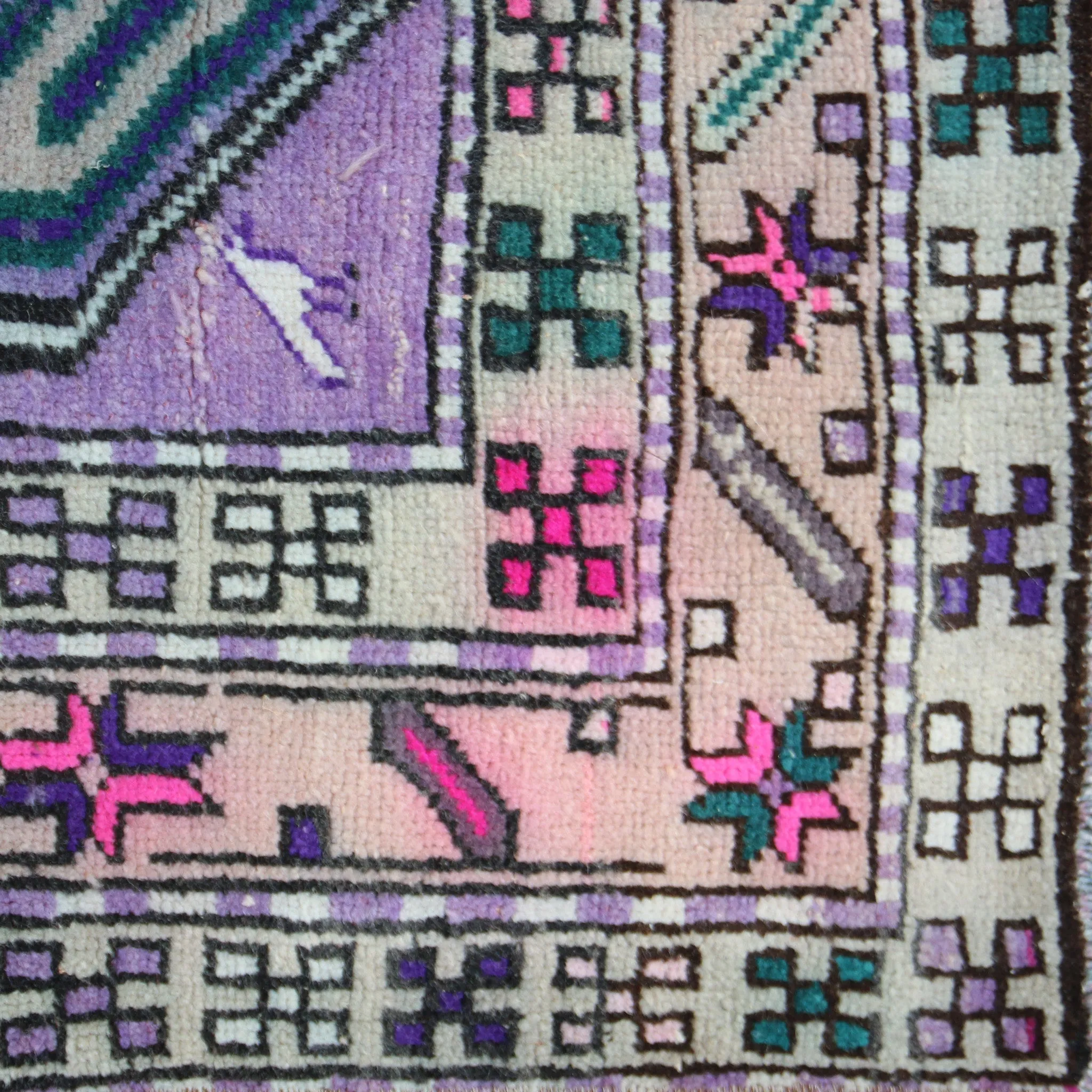 MA18 Handwoven Vintage Rug 3’8x10’7