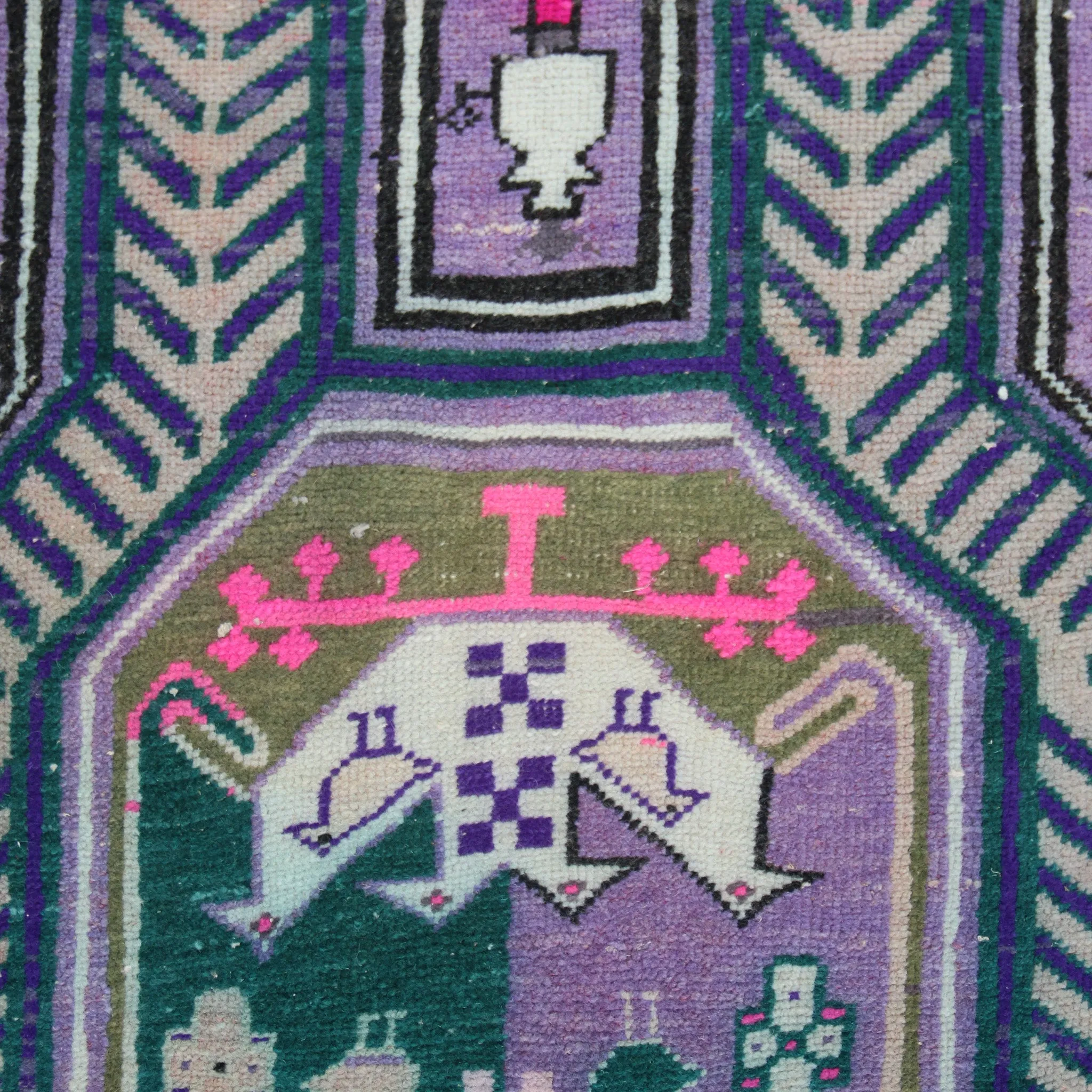 MA18 Handwoven Vintage Rug 3’8x10’7