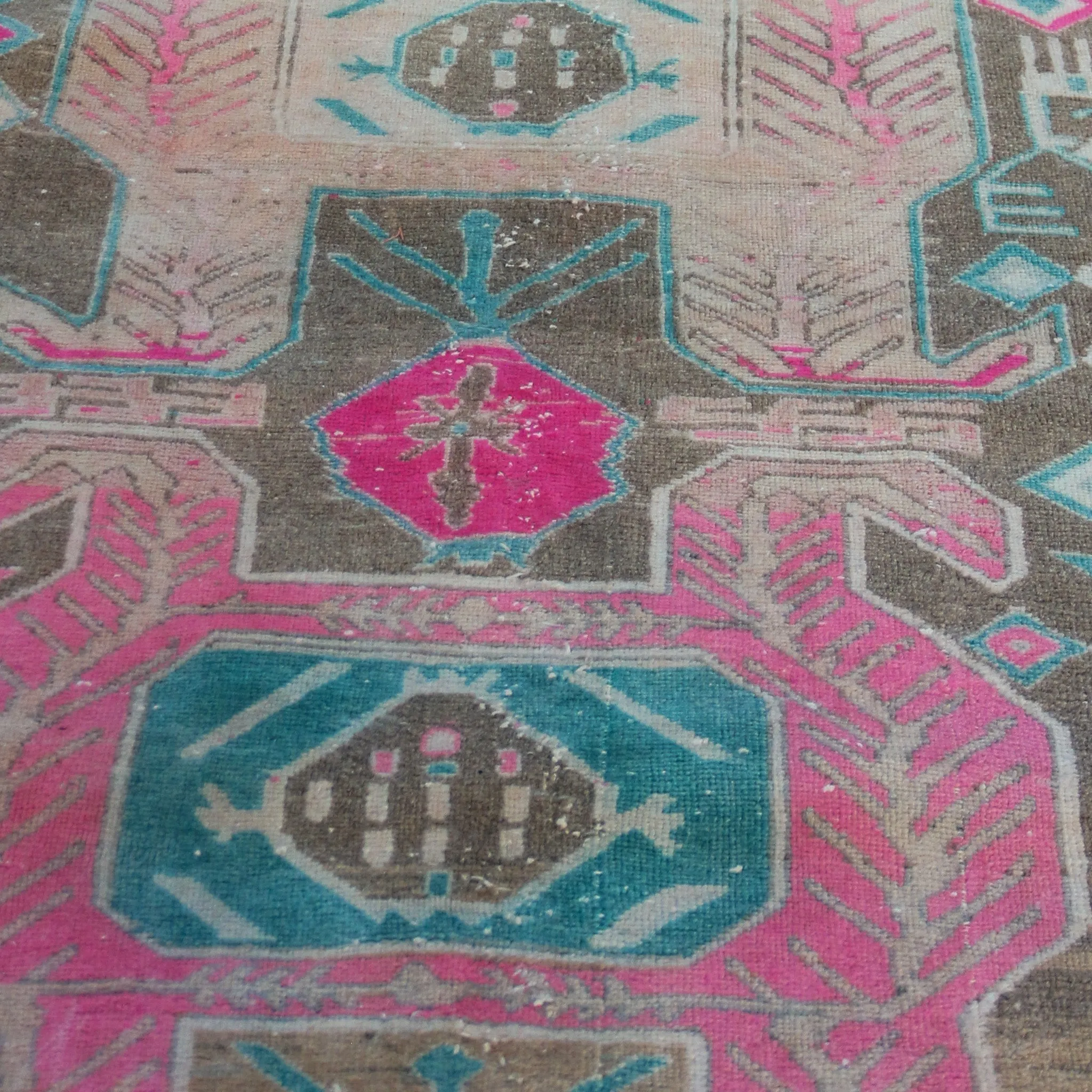 MA27 Handwoven Vintage Rug 2’11x9’2