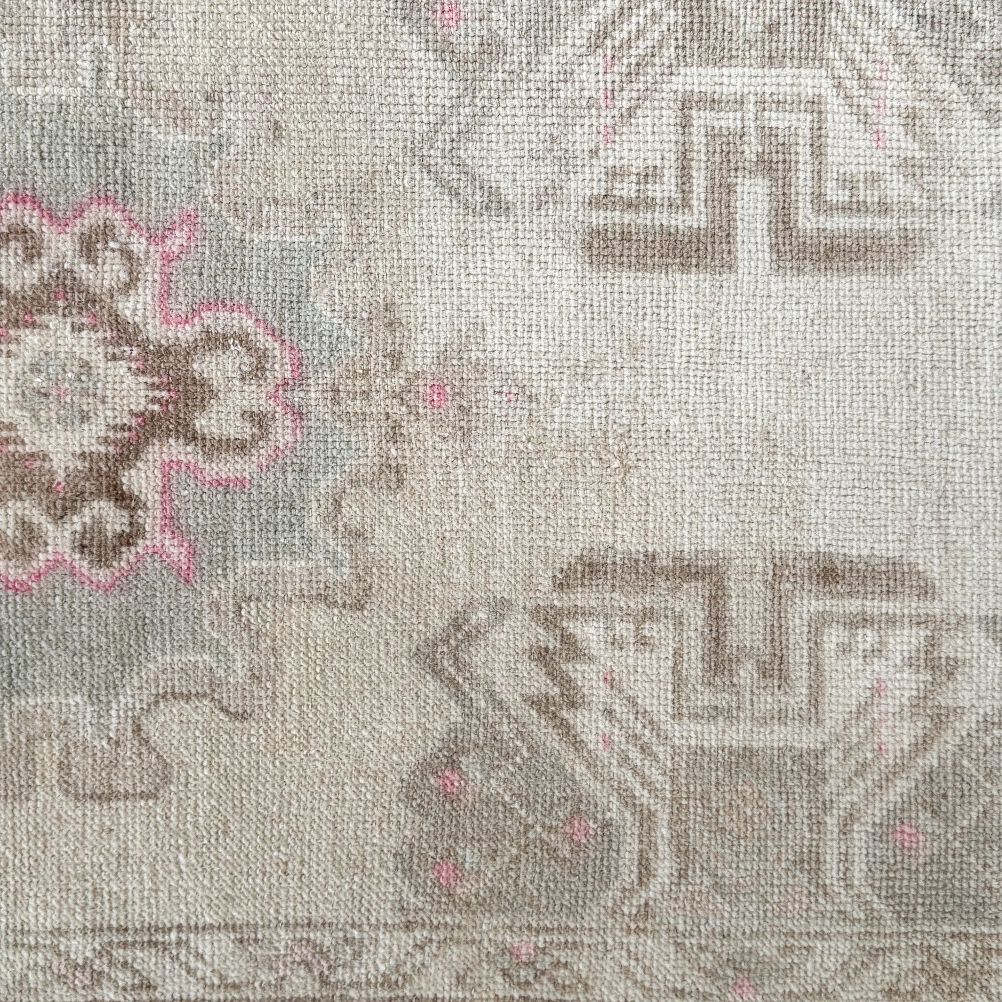 MB124 Handwoven Vintage Rug 1’9x3’7