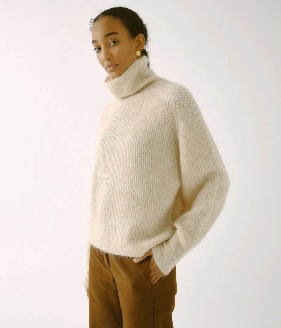Mohair High Neck in Wheat