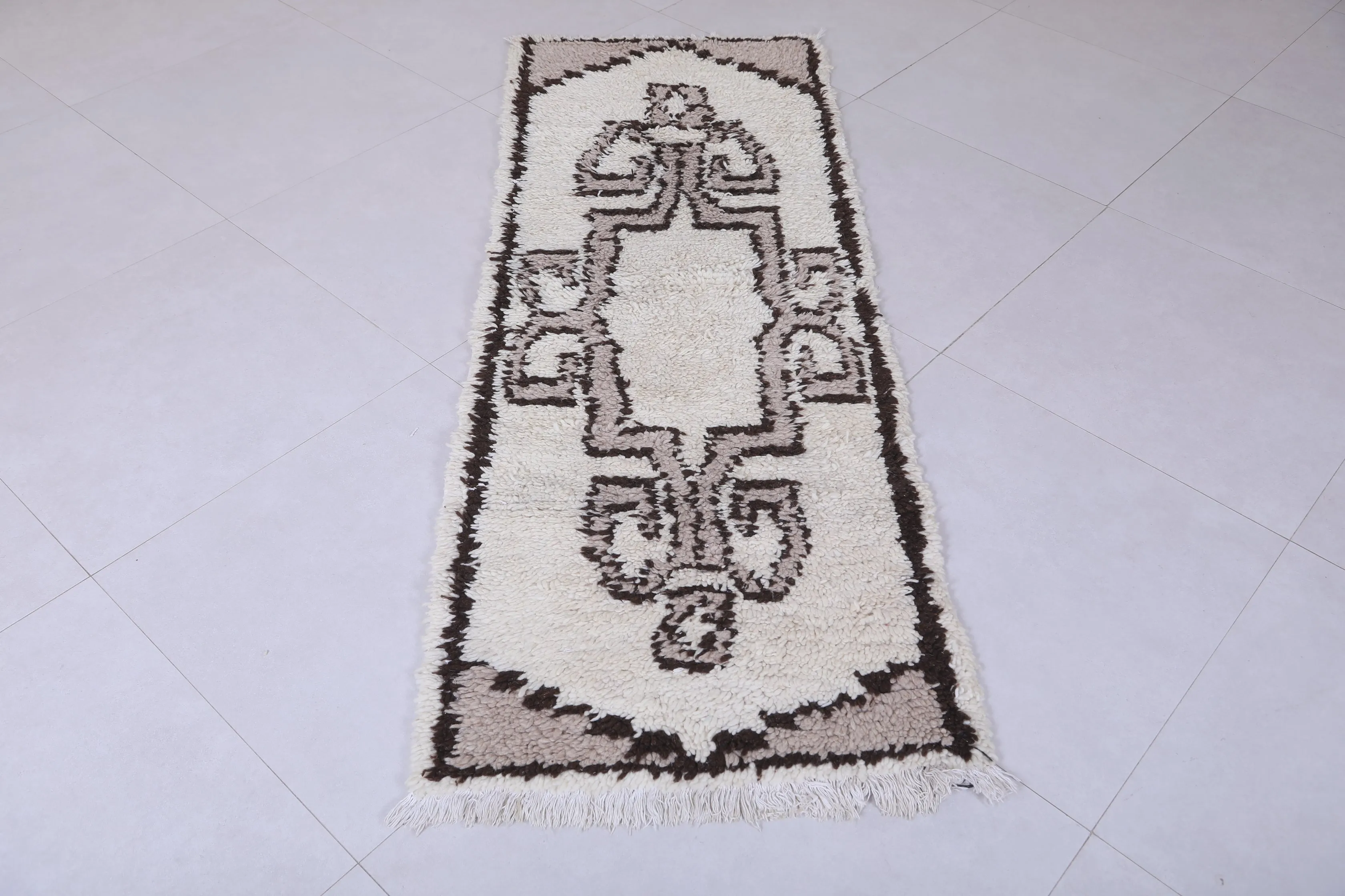 Moroccan Berber Rug – Classic Brown & Cream Tribal Design 2.2 x 6.1 ft