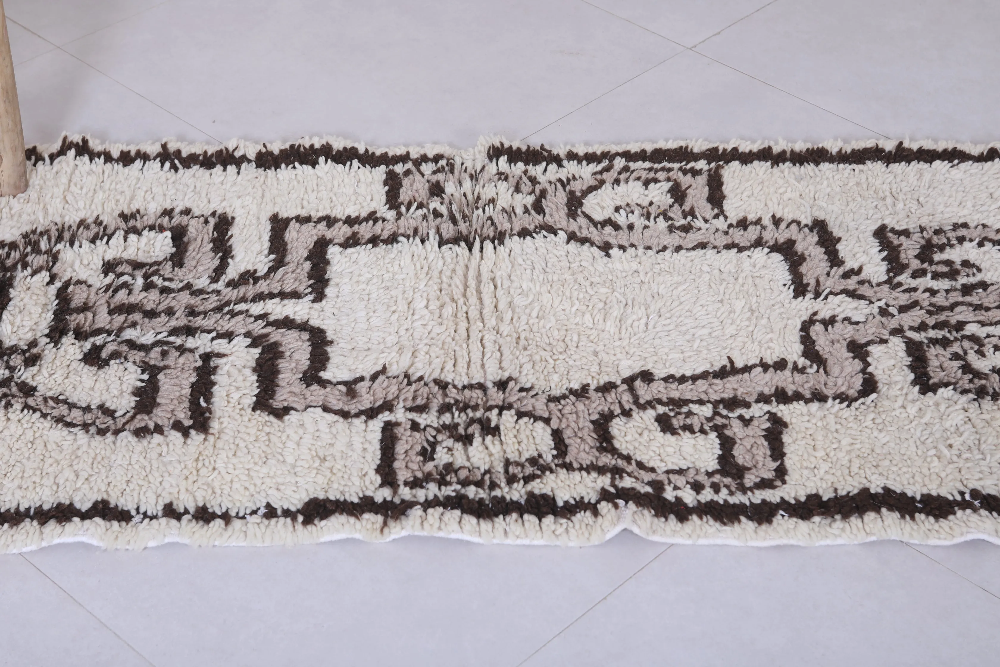 Moroccan Berber Rug – Classic Brown & Cream Tribal Design 2.2 x 6.1 ft