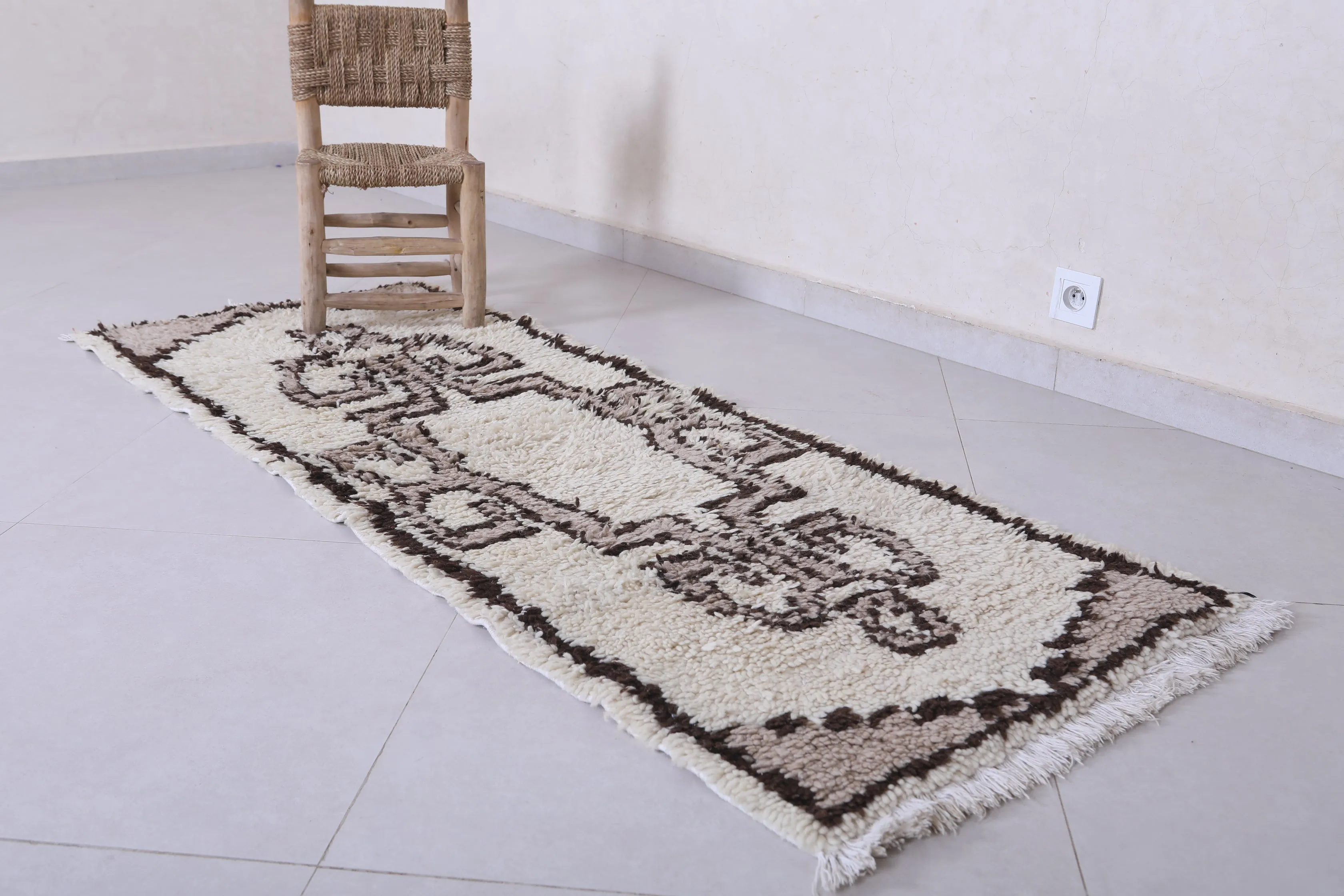 Moroccan Berber Rug – Classic Brown & Cream Tribal Design 2.2 x 6.1 ft