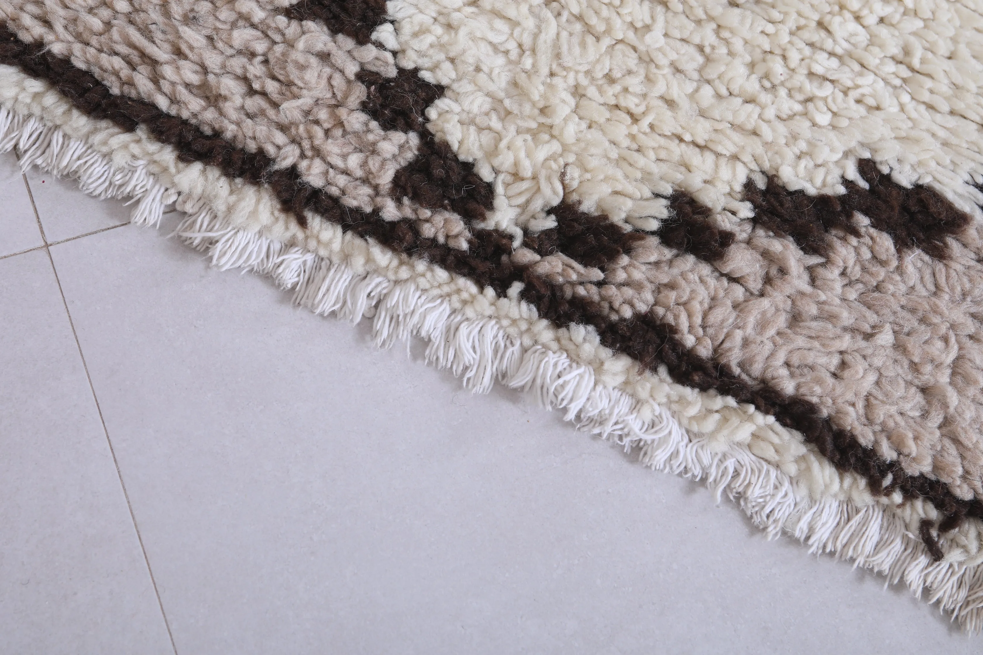 Moroccan Berber Rug – Classic Brown & Cream Tribal Design 2.2 x 6.1 ft