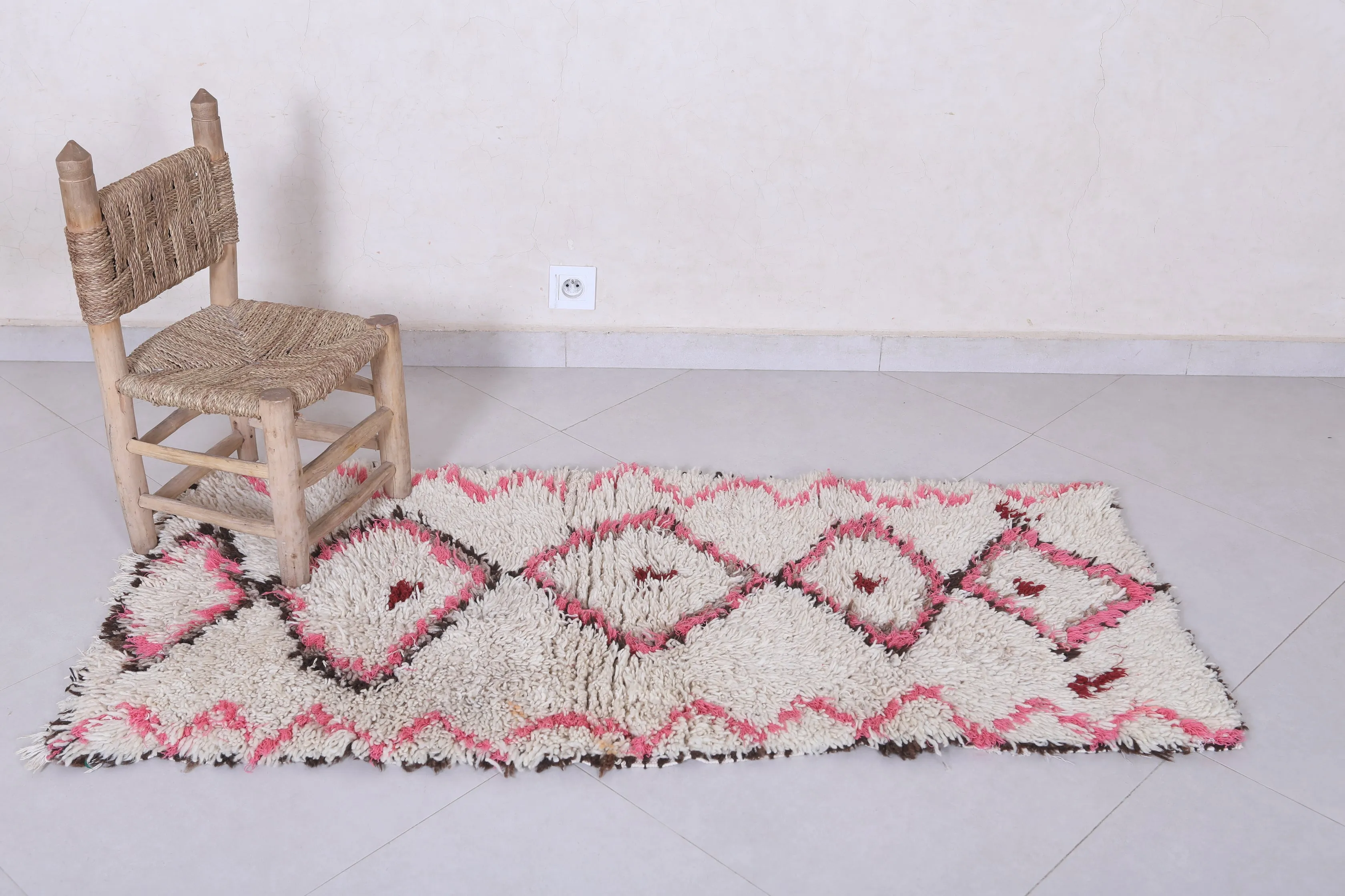 Moroccan Berber Rug - Pink Diamond Design 2.3ft x 4.9ft