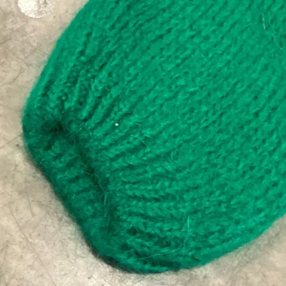NWT cheery green sweater! Cozy comfy and cute💚soft v neck/cardi💚 see pic4 more