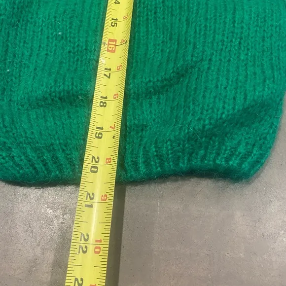 NWT cheery green sweater! Cozy comfy and cute💚soft v neck/cardi💚 see pic4 more