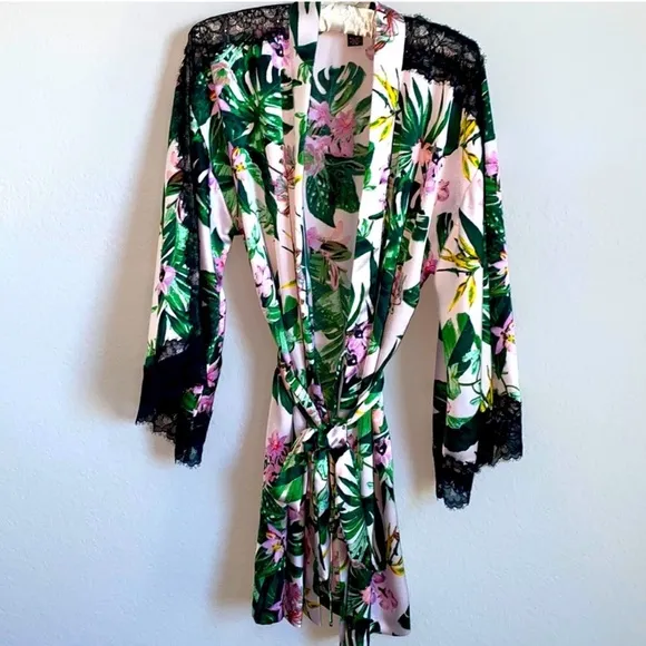 NWT Victoria’s Secret tie robe kimono pajama tropic paradise lace