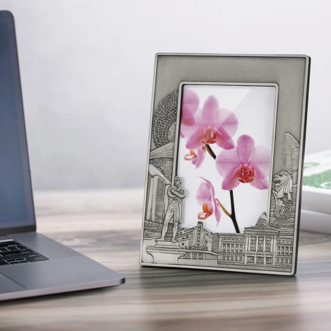 Royal Selangor Hand Finished Singapore Scenes Collection Civic District Photoframe 4R