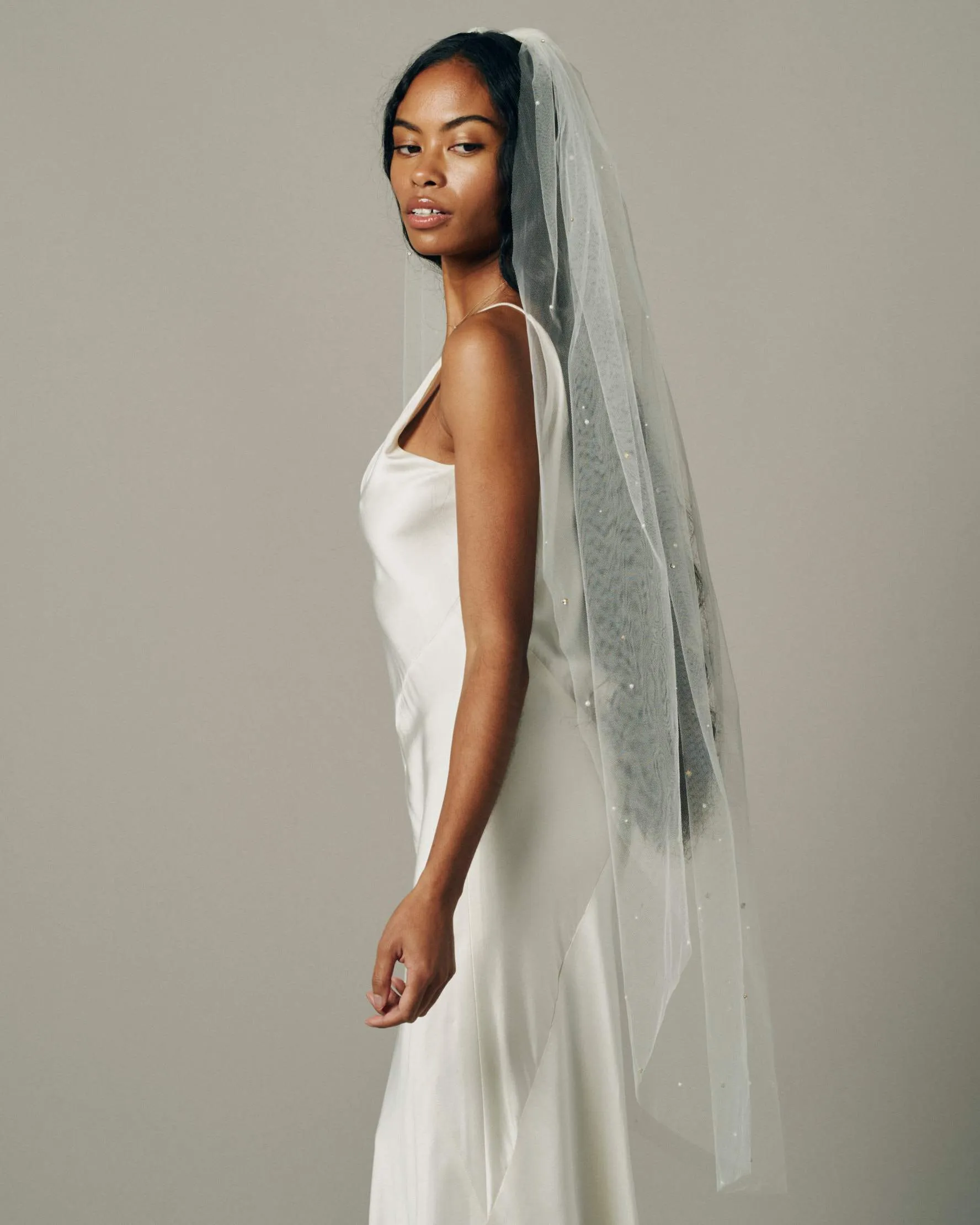 RTS STARDUST PEARL AND CRYSTAL BEADED VEIL