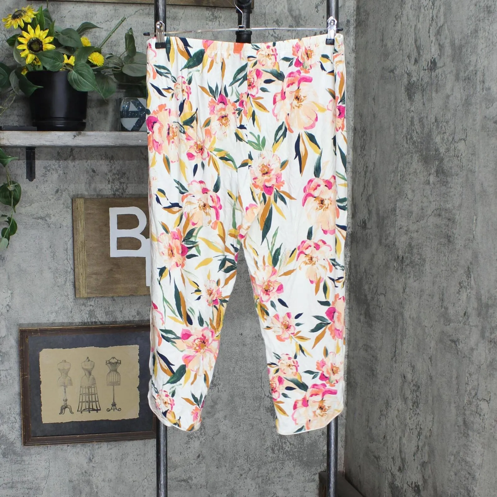 Stars Above Floral Print Beautifully Soft Crop Pajama Pants Cream Ivory XL