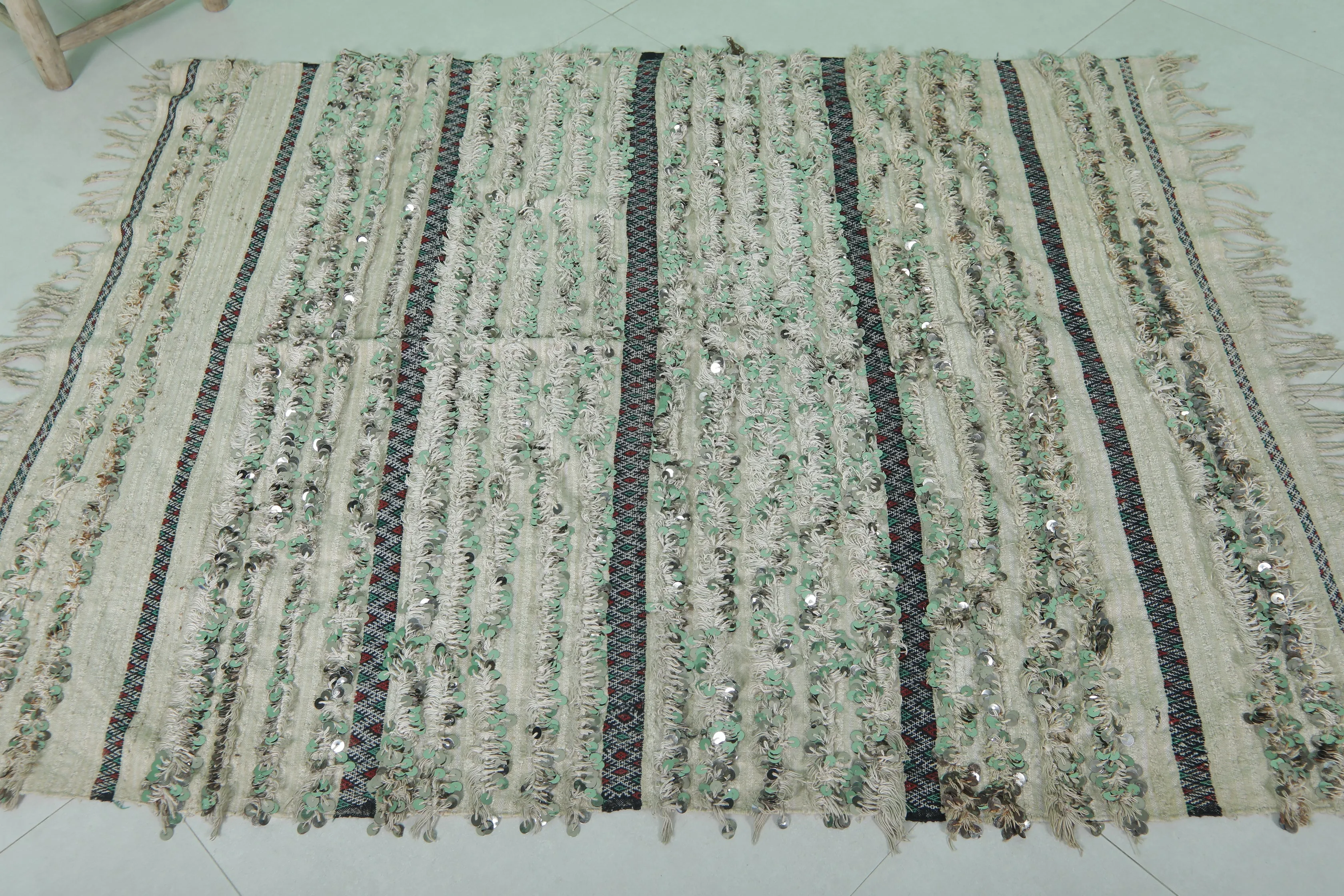 Tribal Berber Wedding Blanket - 4 FT x 4.9 FT | Handwoven Elegance