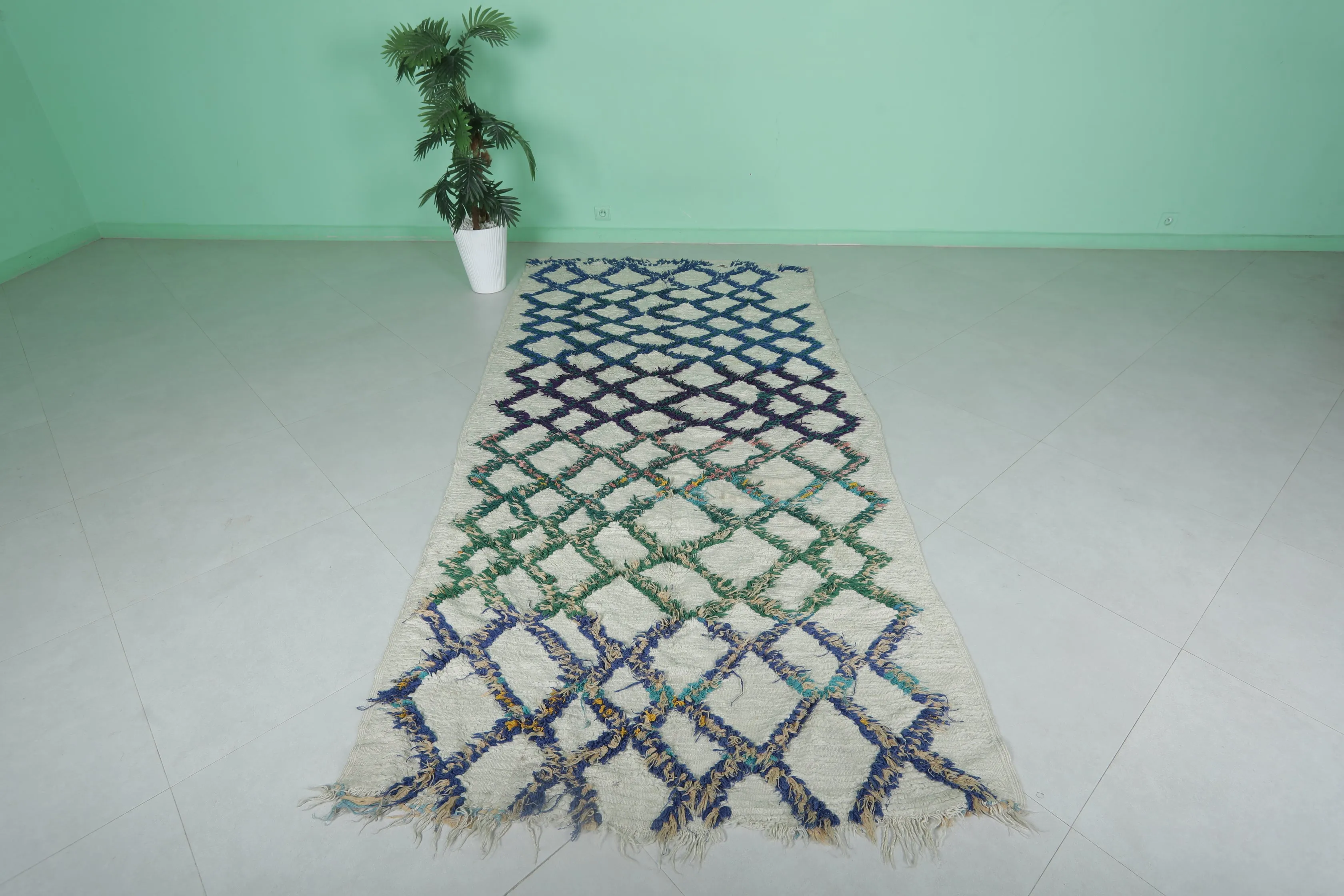 Vintage Runner Rug 4.5 x 9.8 Feet - Handmade Moroccan Wool Carpet
