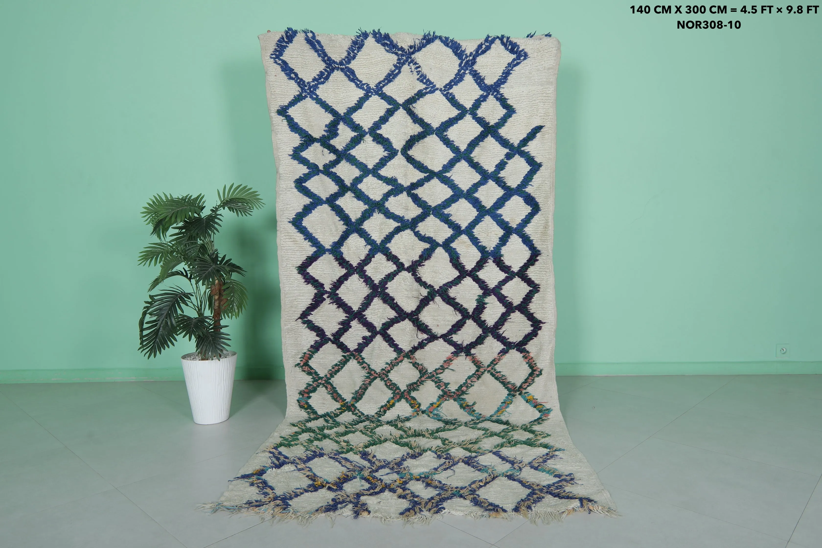 Vintage Runner Rug 4.5 x 9.8 Feet - Handmade Moroccan Wool Carpet