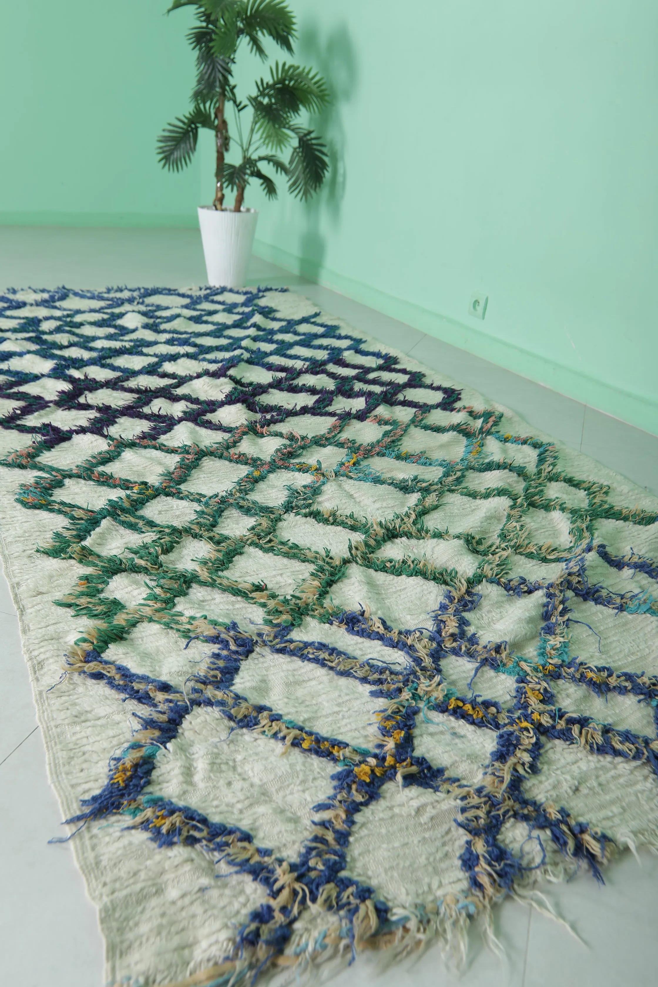 Vintage Runner Rug 4.5 x 9.8 Feet - Handmade Moroccan Wool Carpet