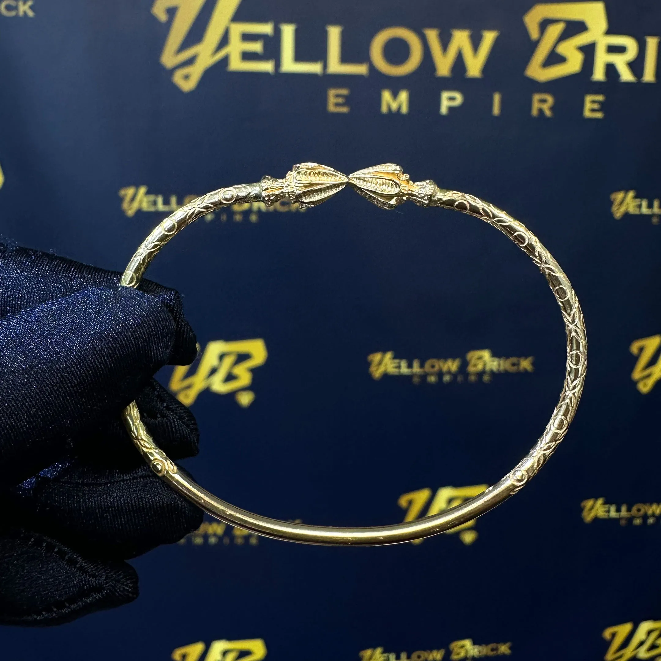 West Indian Bangle - Medium with Fancy Cocoa Heads