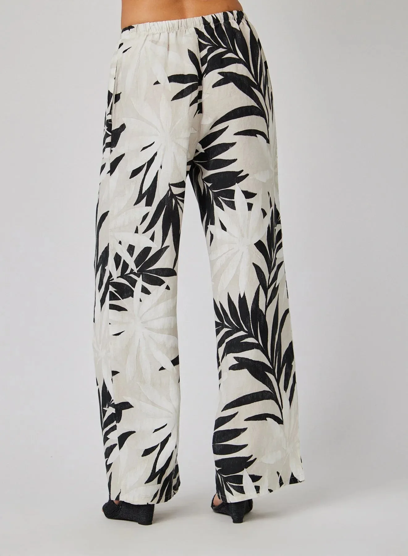 Wide Leg Palm Print Pant