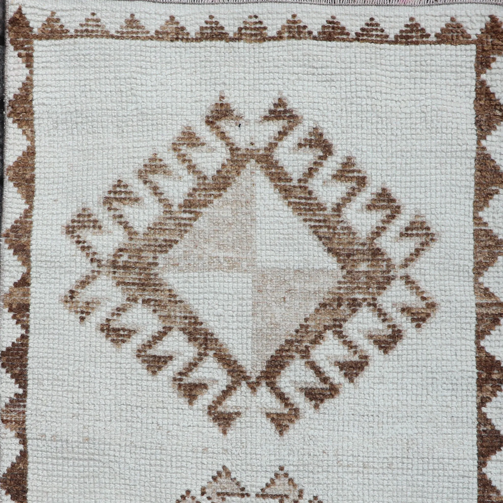 Z172 Handwoven Vintage Rug 2'10x10’4