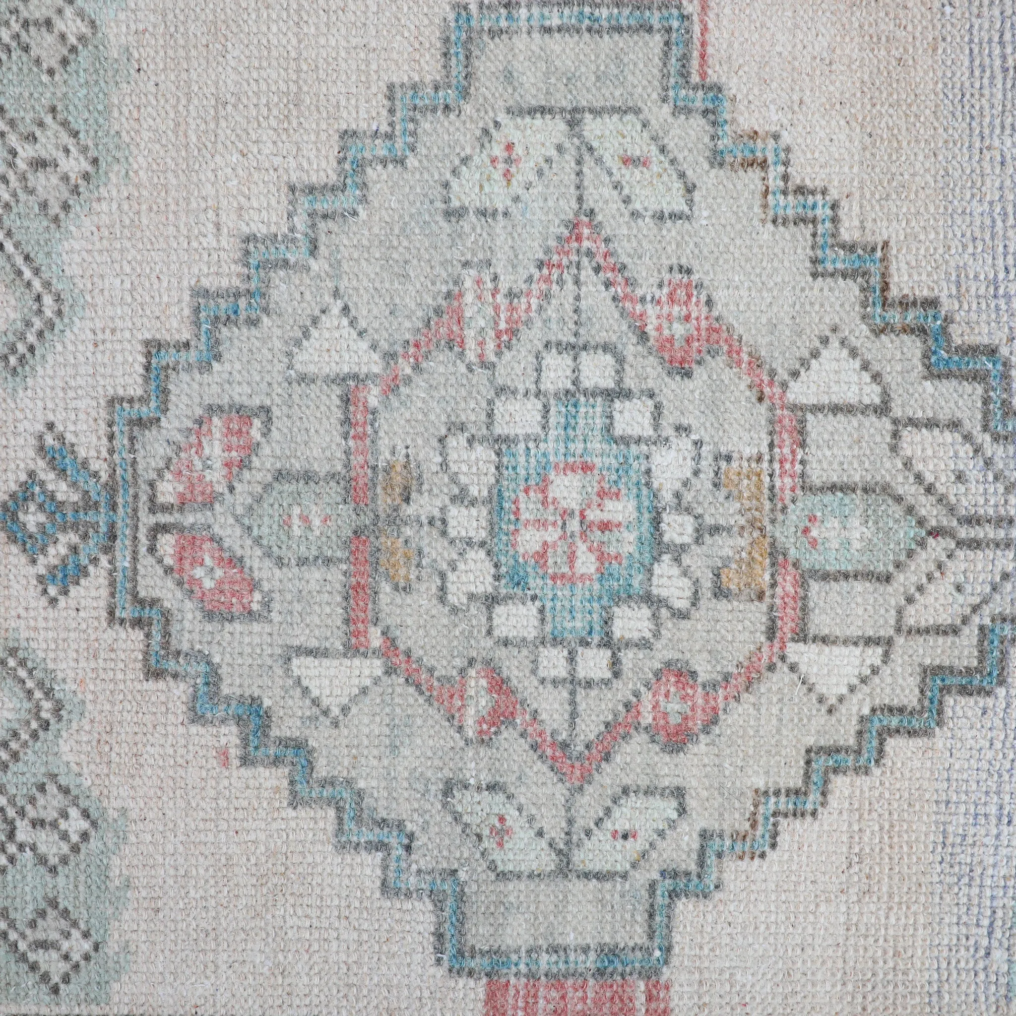ZM262 Handwoven Vintage Rug 1’8x3’4